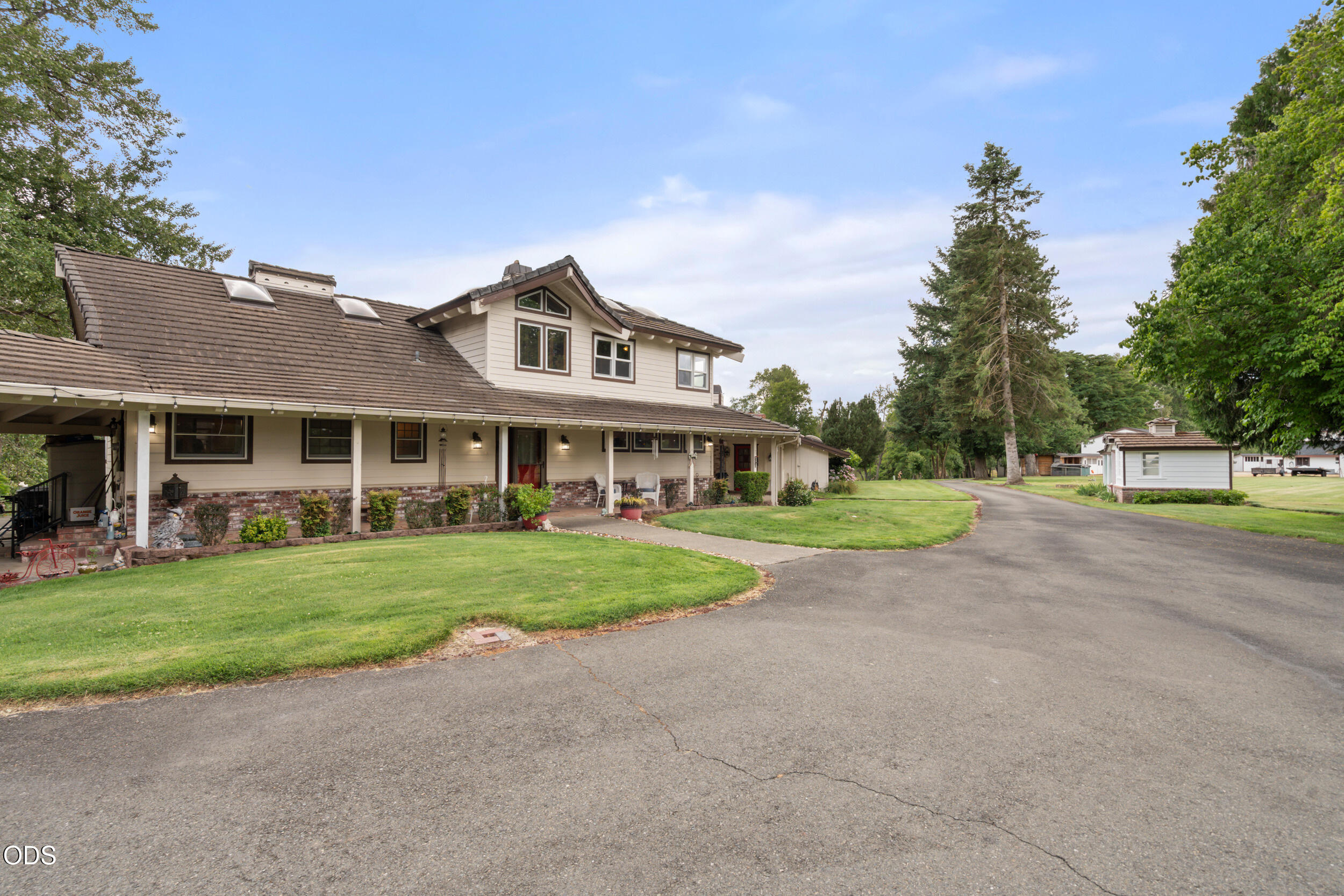 5061 Lower River Road — photo