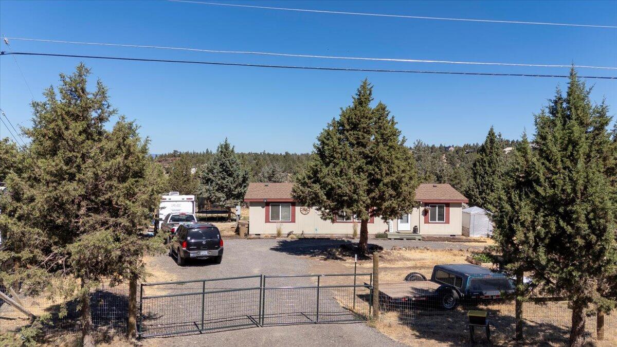 13770 SW Cinder Cone Loop — photo