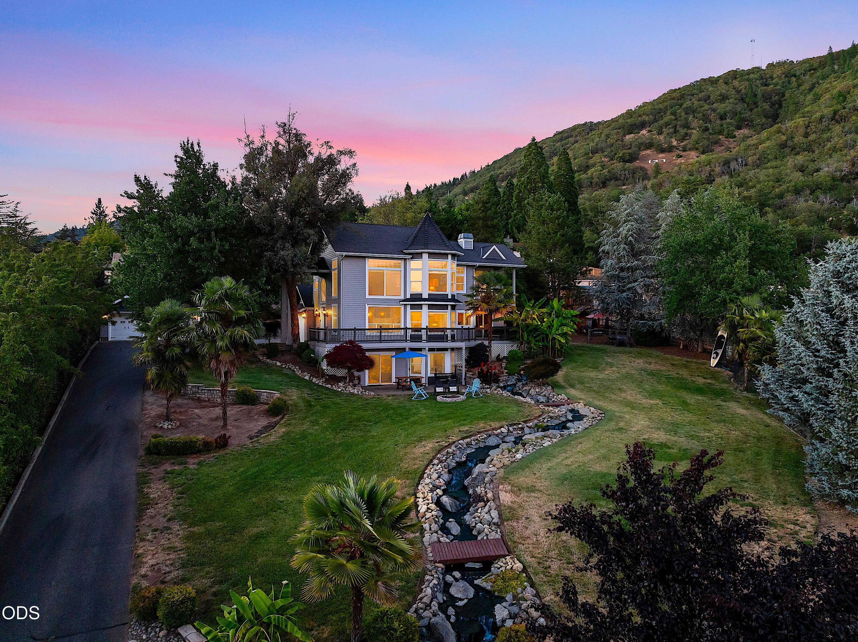 921 NE Beacon Drive — photo