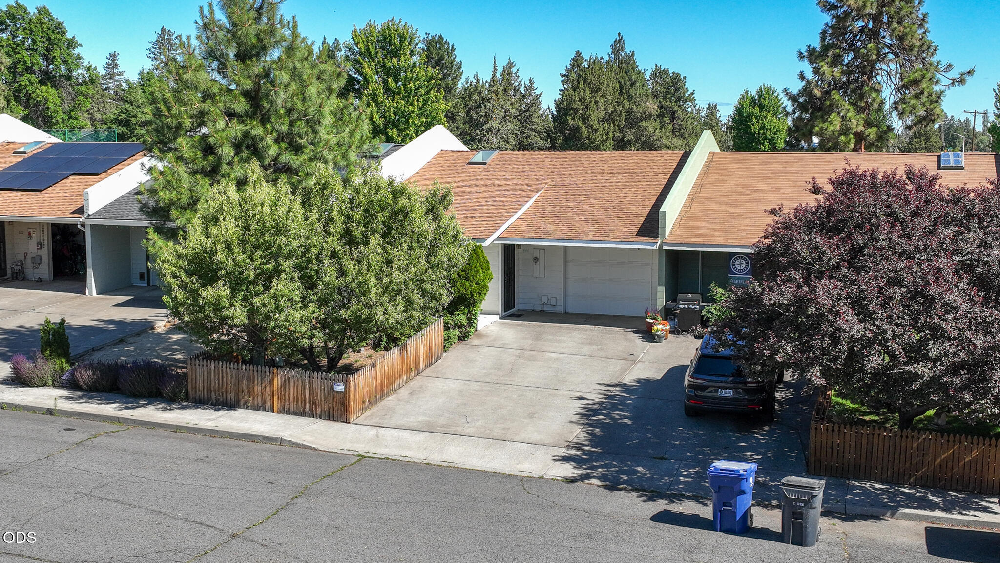 844 SE Stratford Court — photo