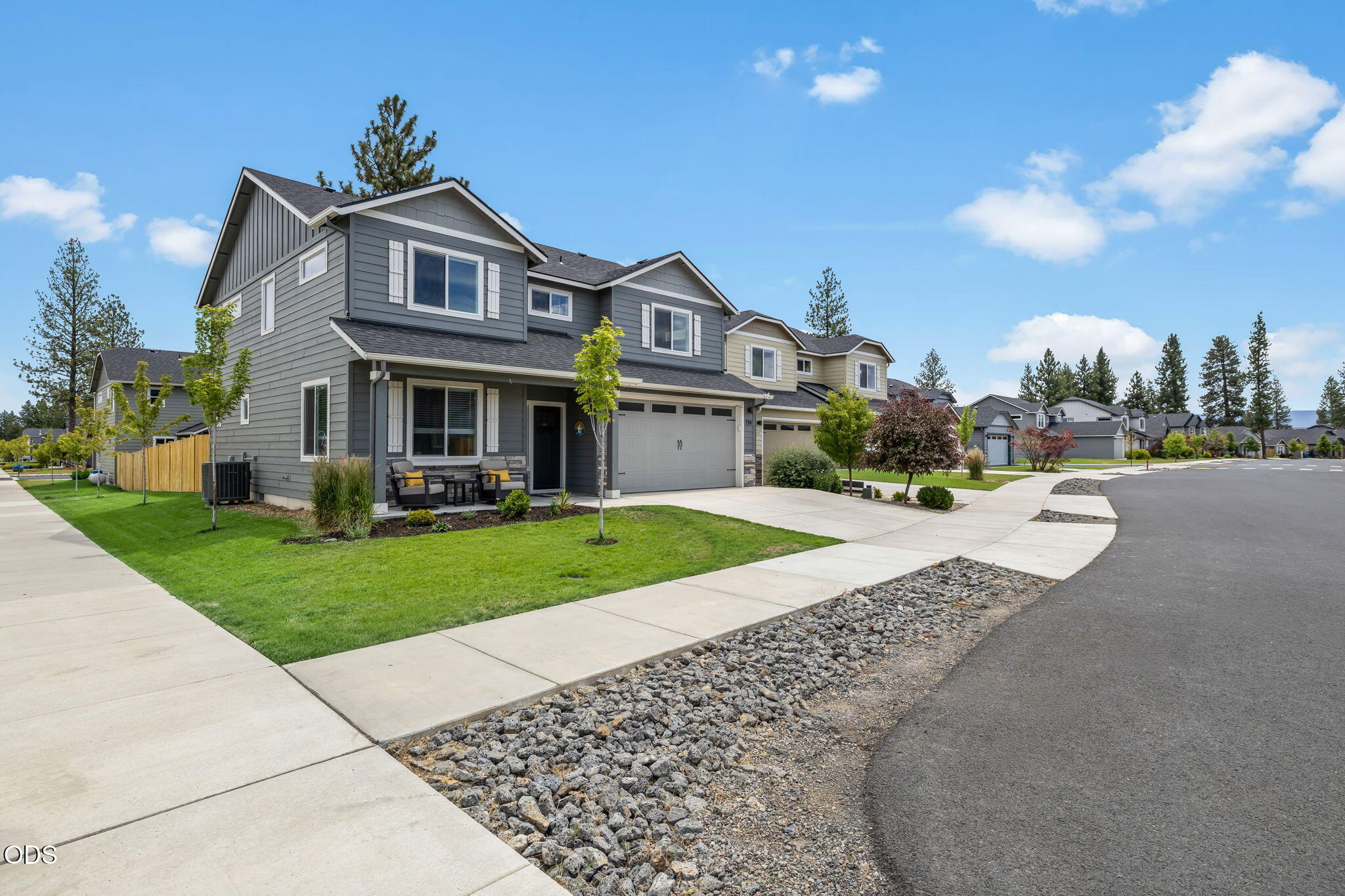 774 N Reed Street, Sisters, OR 97759 — photo 2