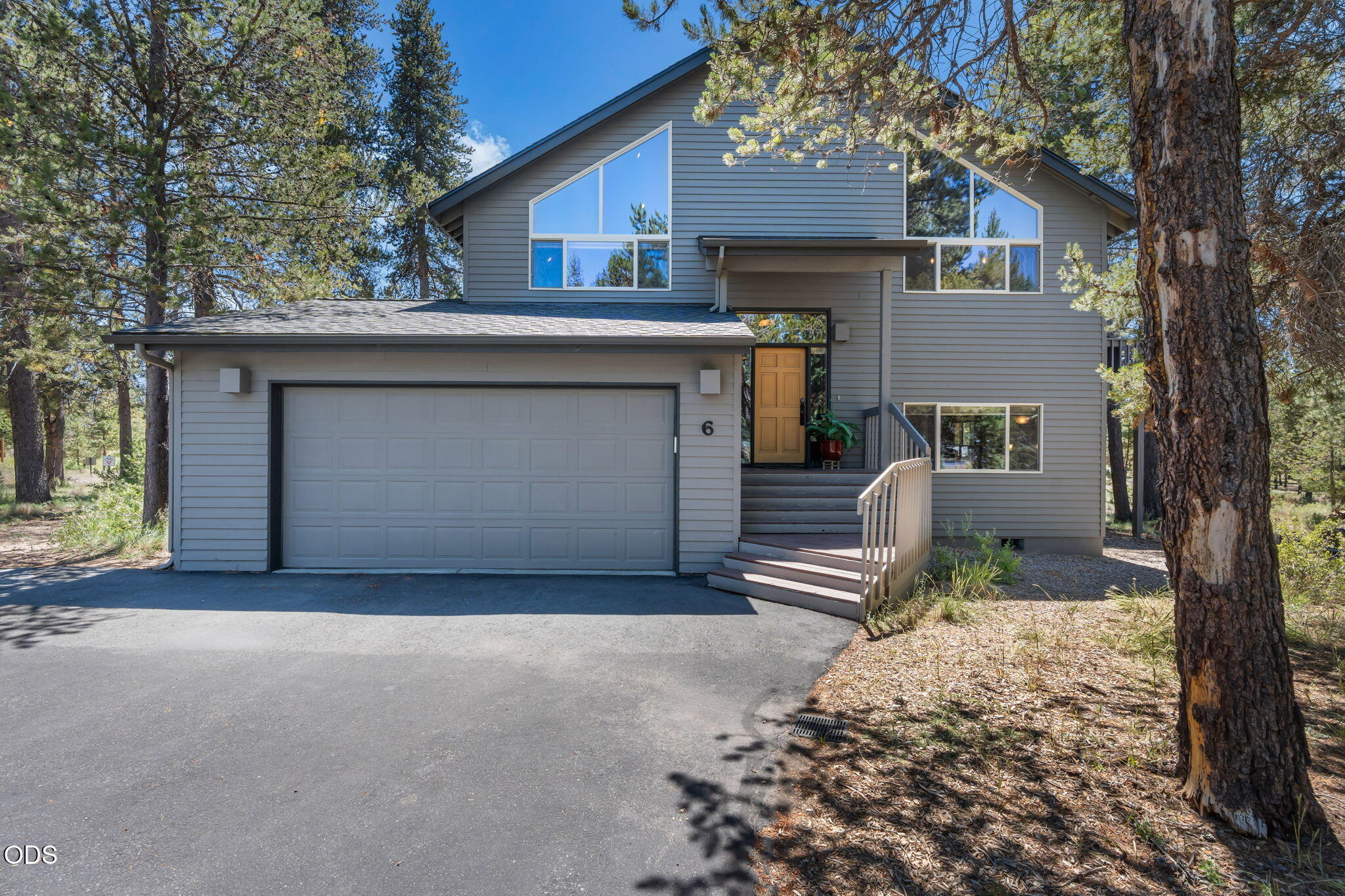 18117 6 Belknap Lane — photo
