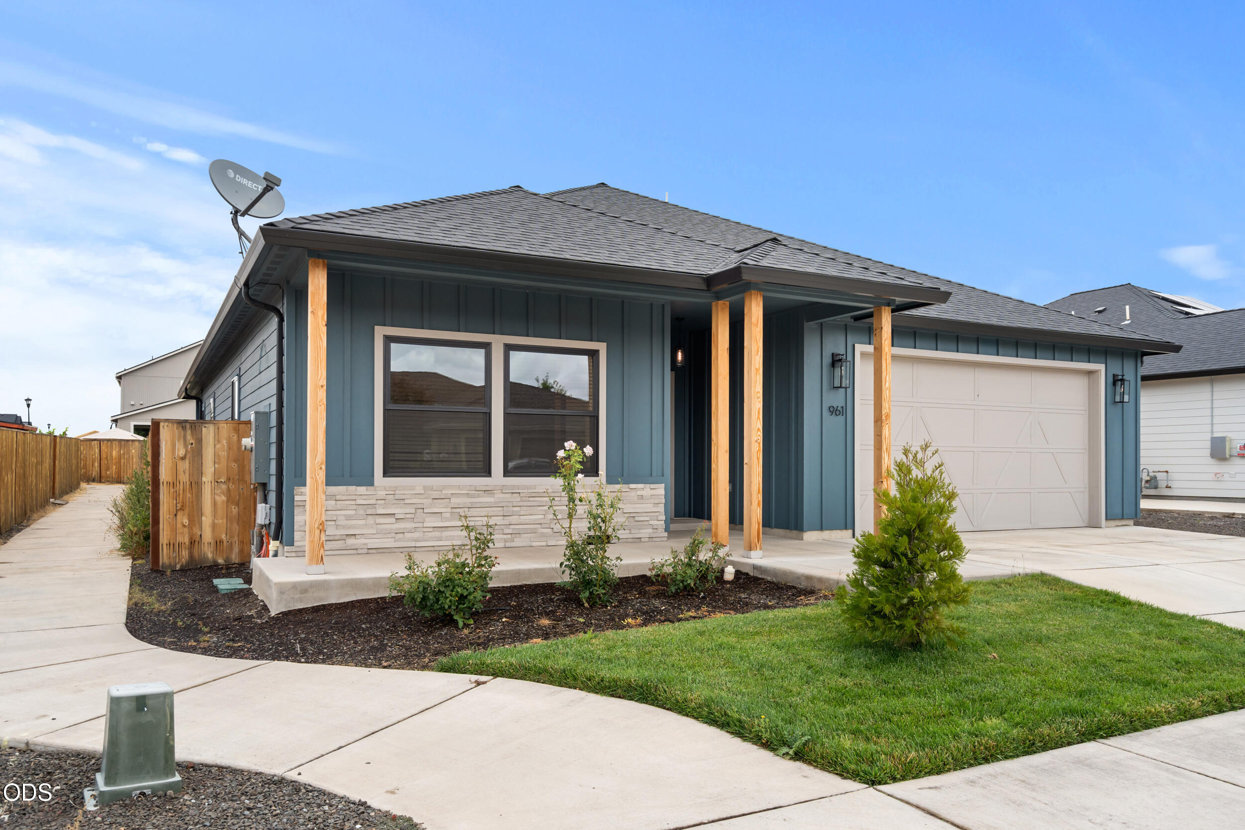 961 Arrowhead Trail, Eagle Point, OR 97524 — photo 2