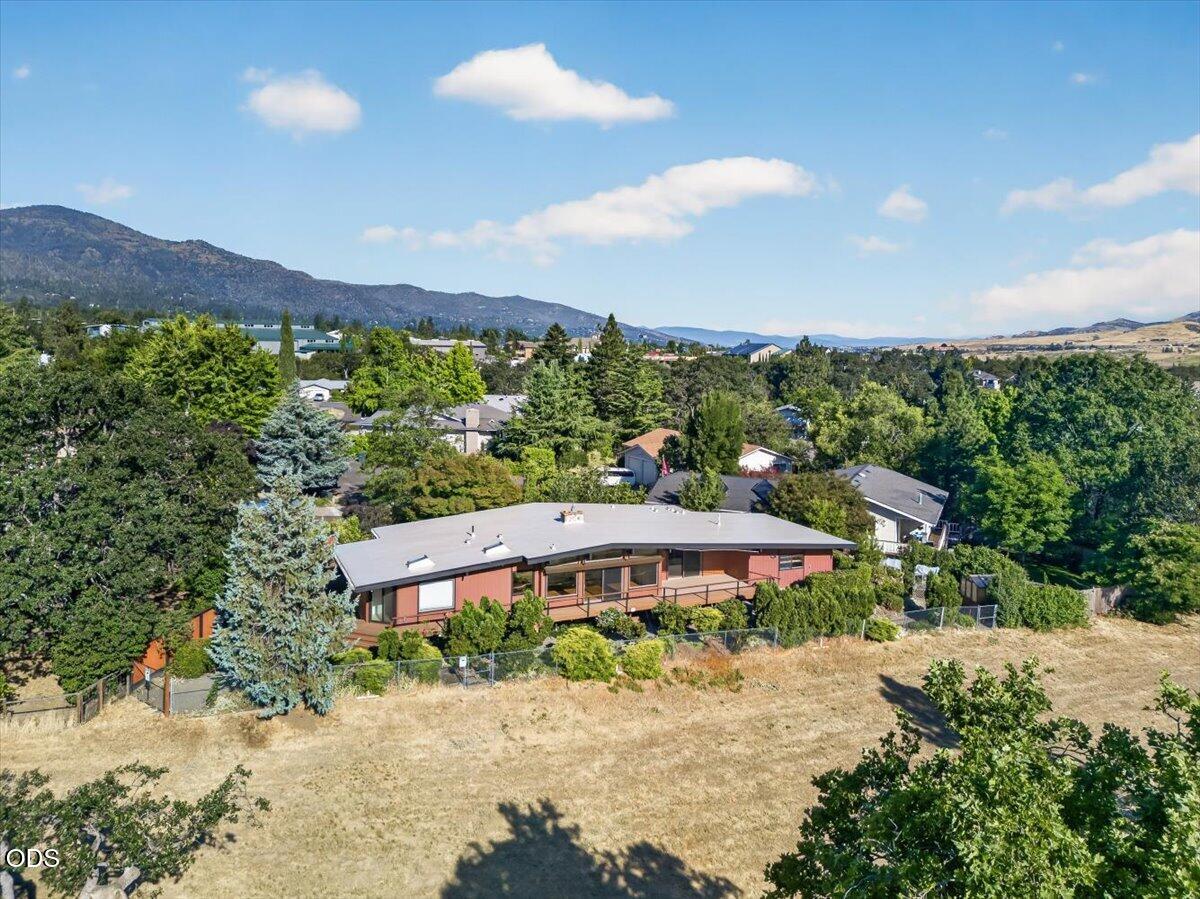738 Fairway Court — photo