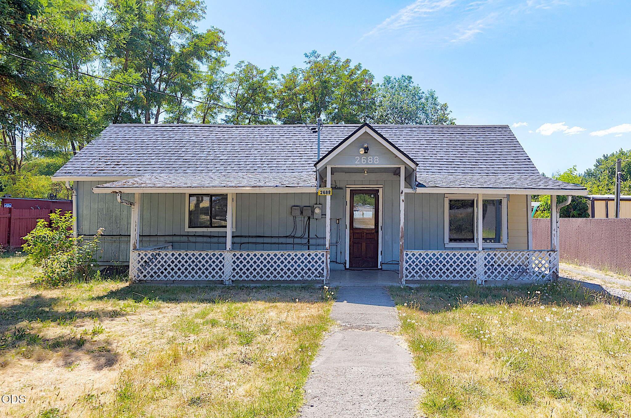 2688 Williams Highway — photo