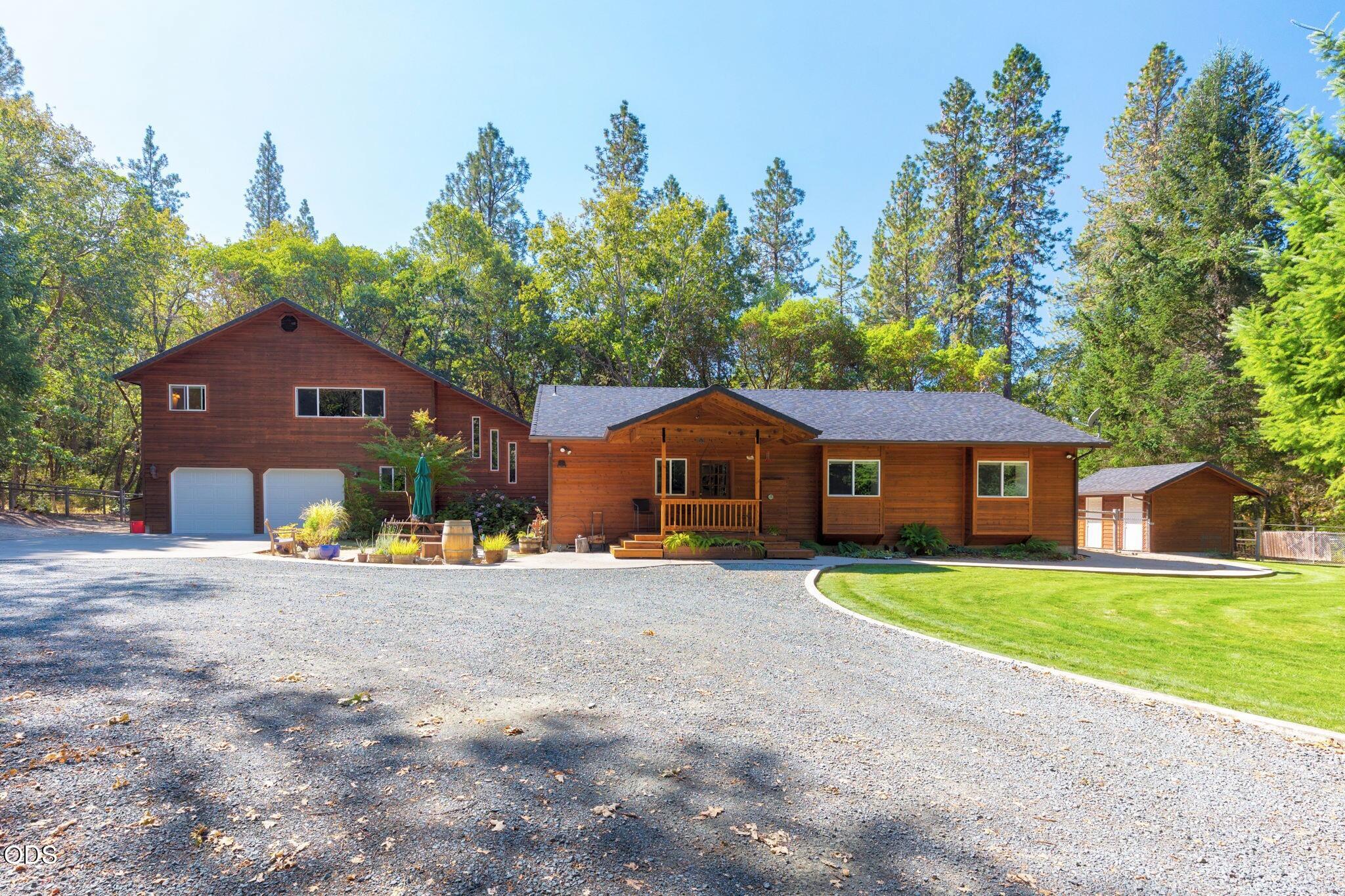 737 Pinecrest Drive — photo