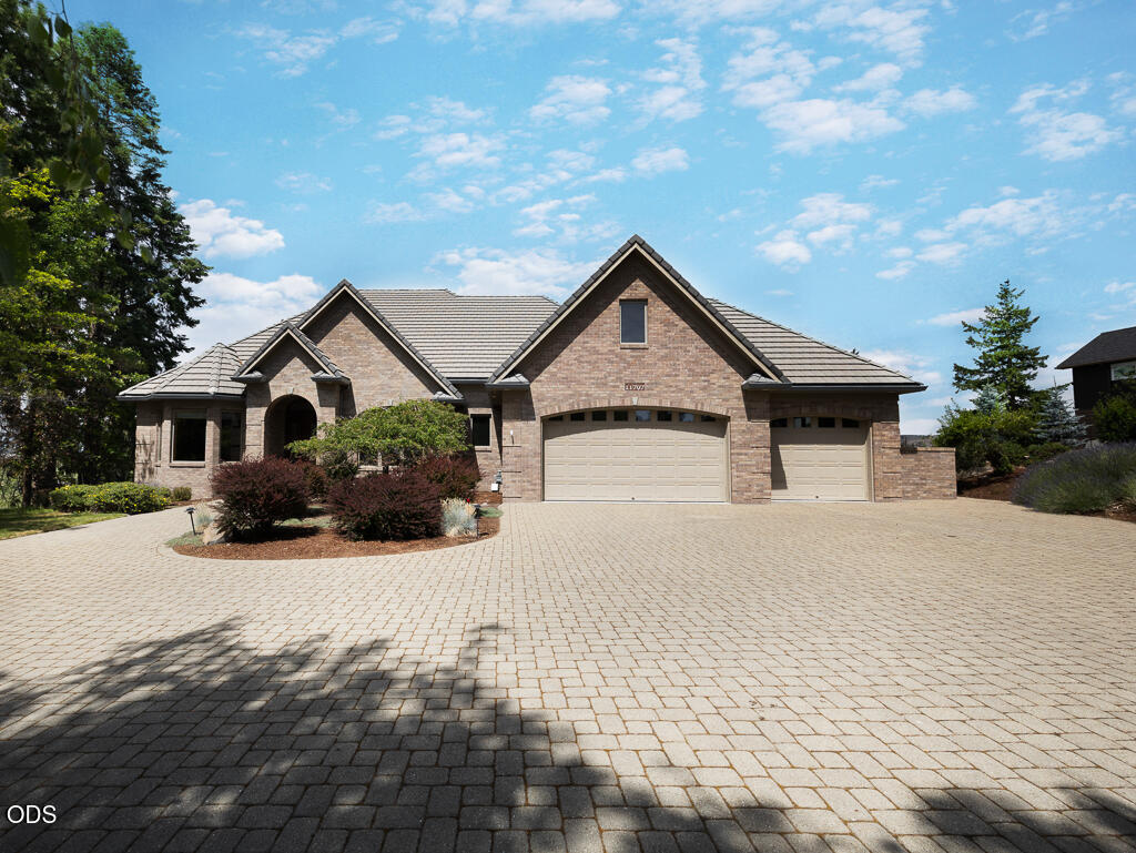 11707 Kestrel Road — photo