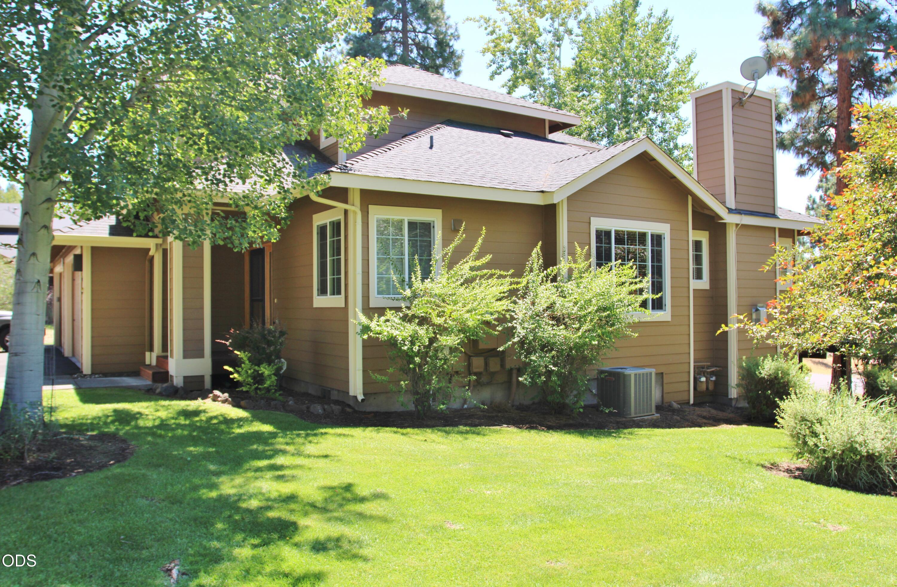 5010 Sora Loop — photo