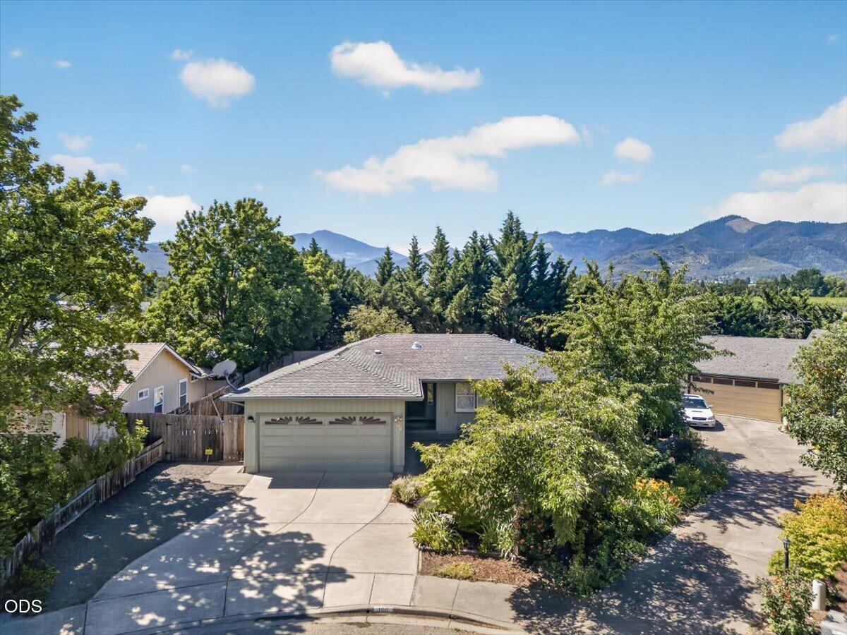 100 Brierwood Drive — photo