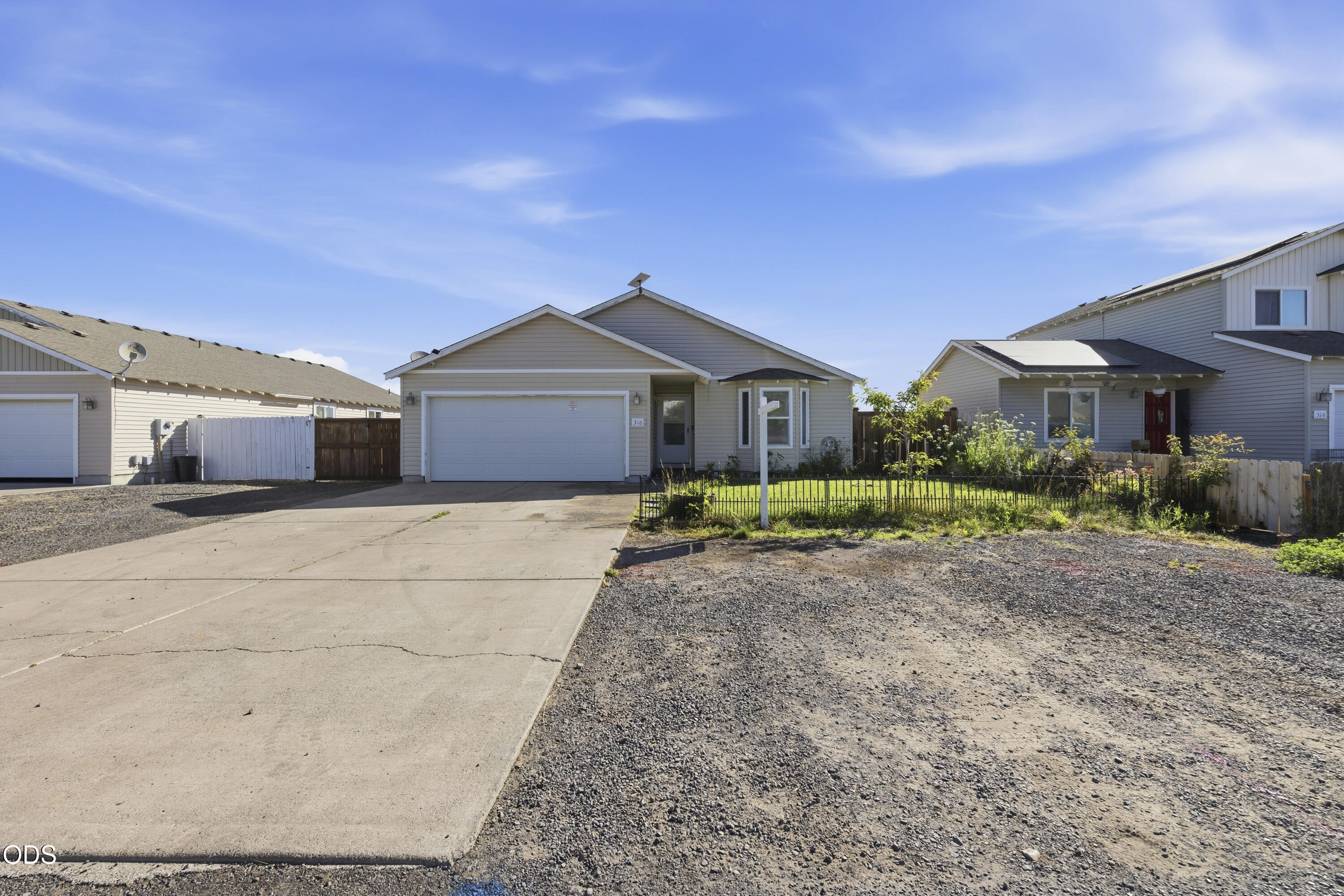316 Center Ridge Drive, Culver, OR 97734 — photo 2