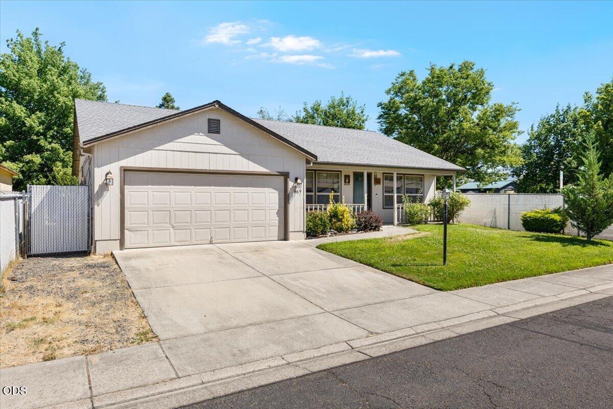 669 Karic Way, Eagle Point, OR 97524 — photo 3
