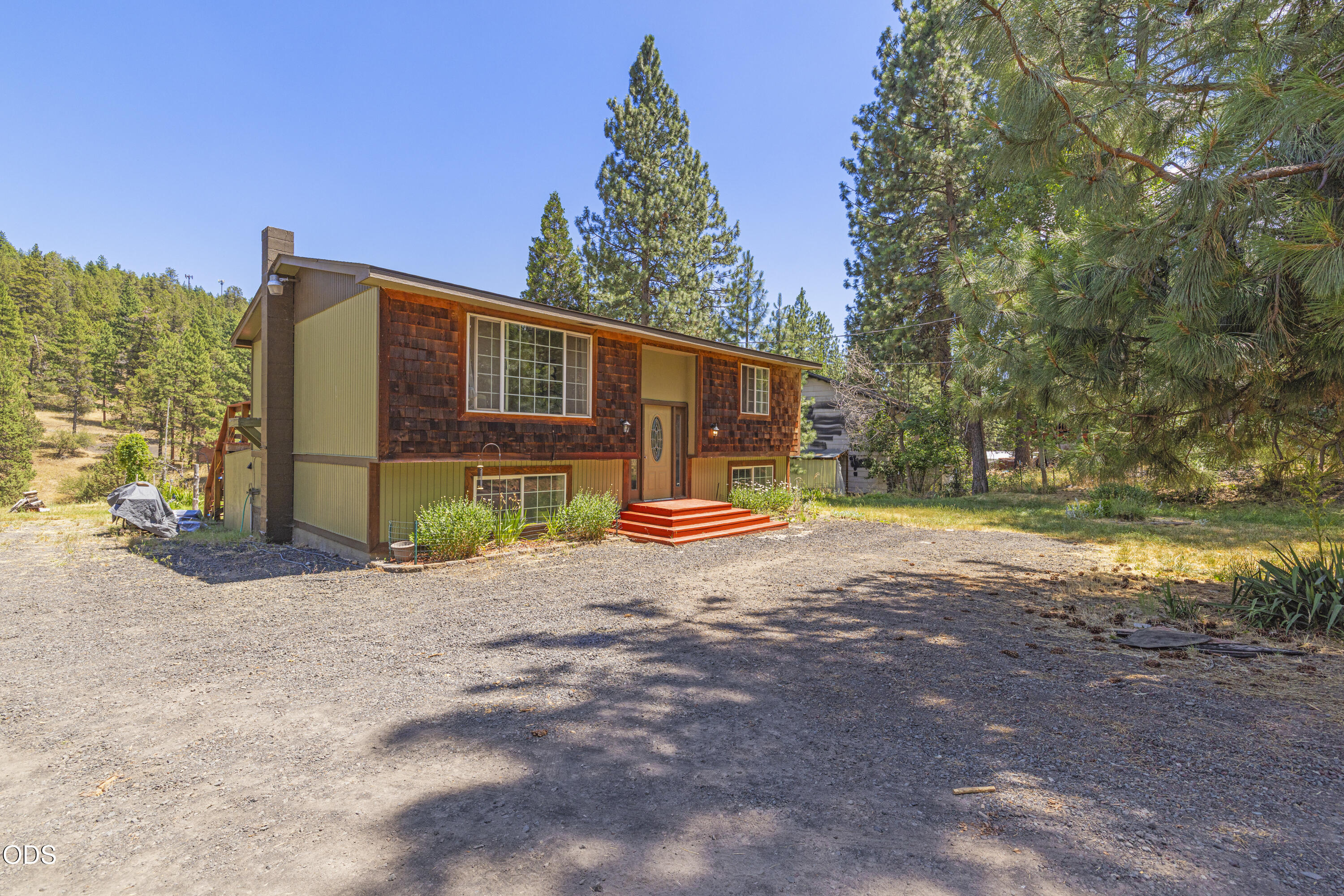 8511 McLaughlin Lane — photo