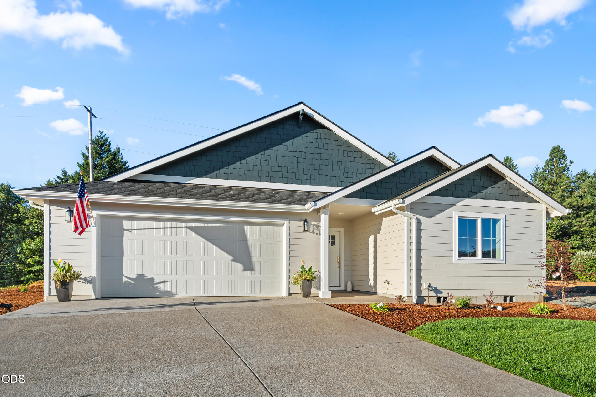 1107 Cascade Loop, Cave Junction, OR 97523 — photo 3