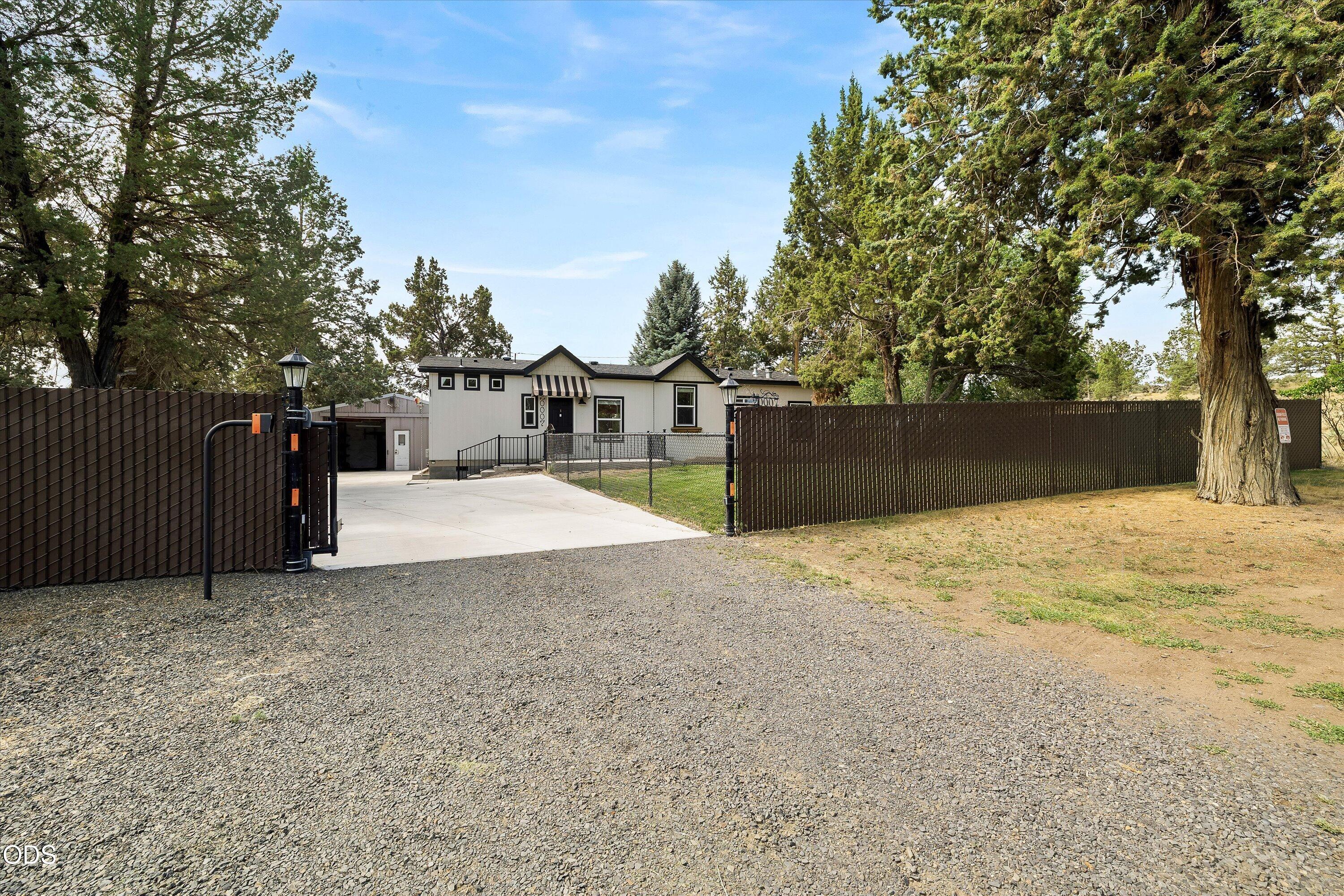 20007 Beaver Lane — photo