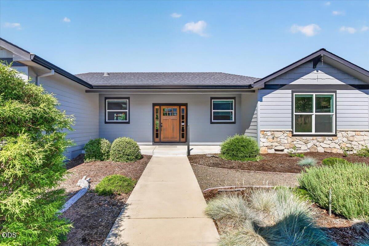 367 Avalon Terrace, Eagle Point, OR 97524 — photo 2