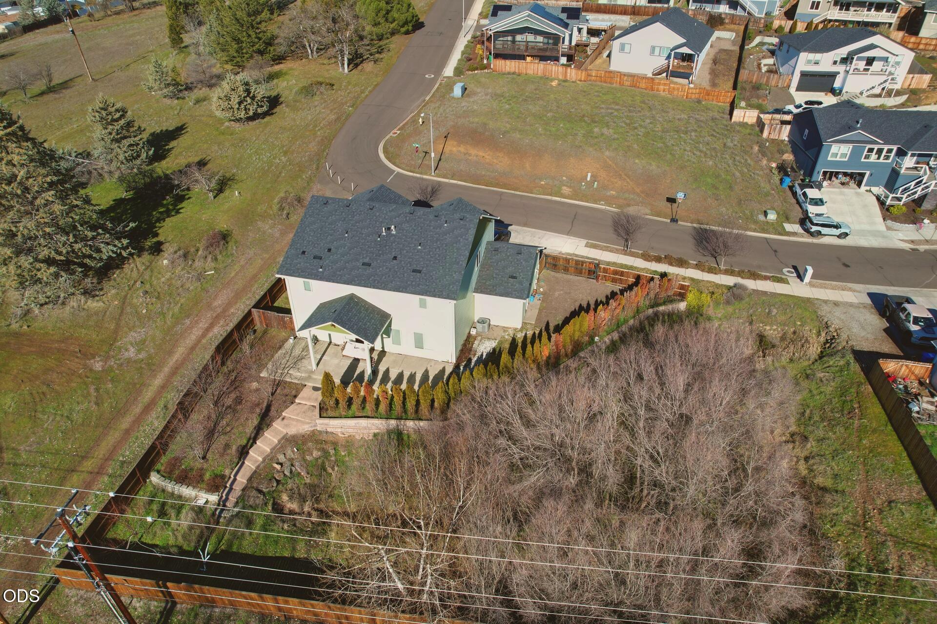 1004 Ruby Meadows, Eagle Point, OR 97524 — photo 2