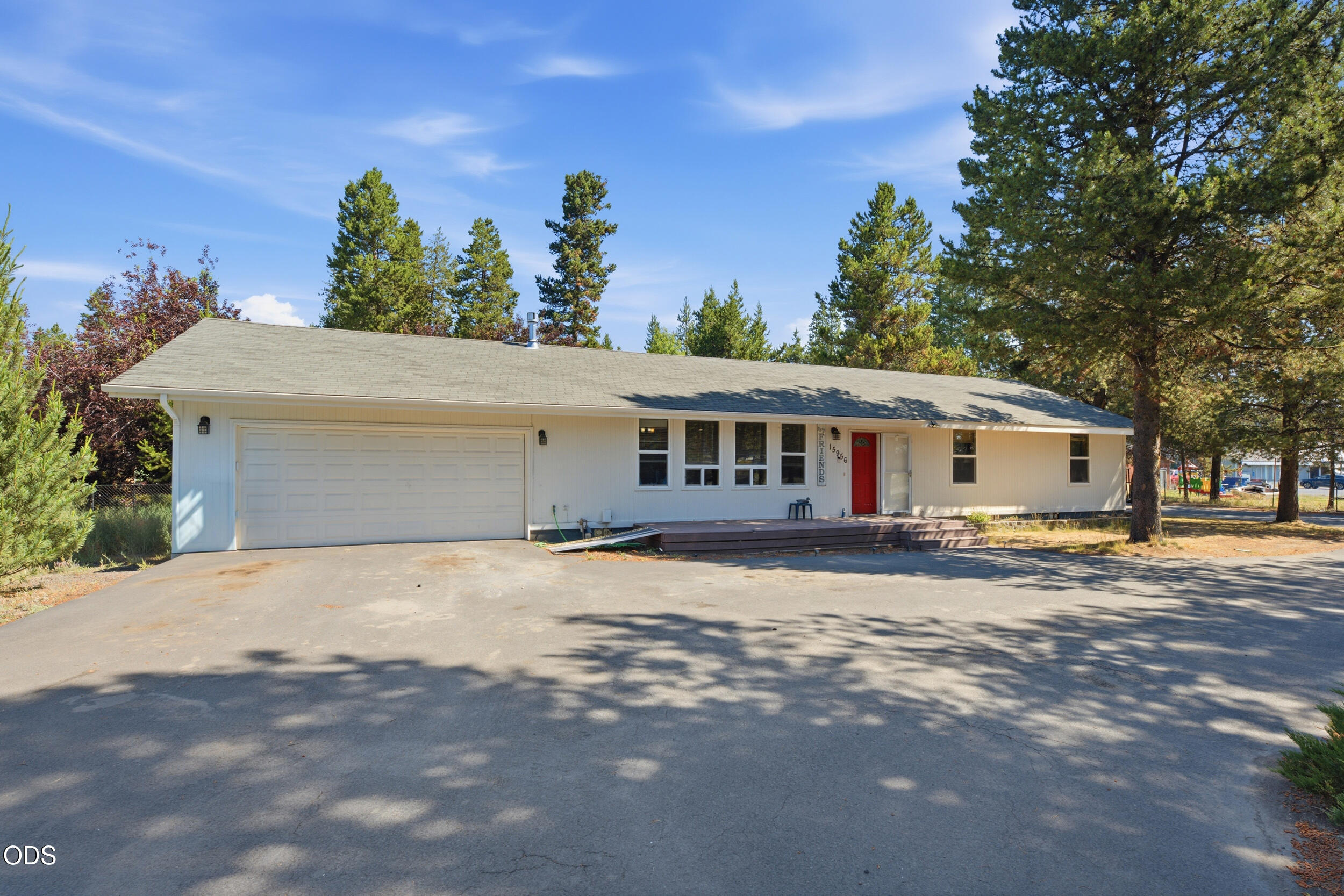 15956 Mt View Lane — photo