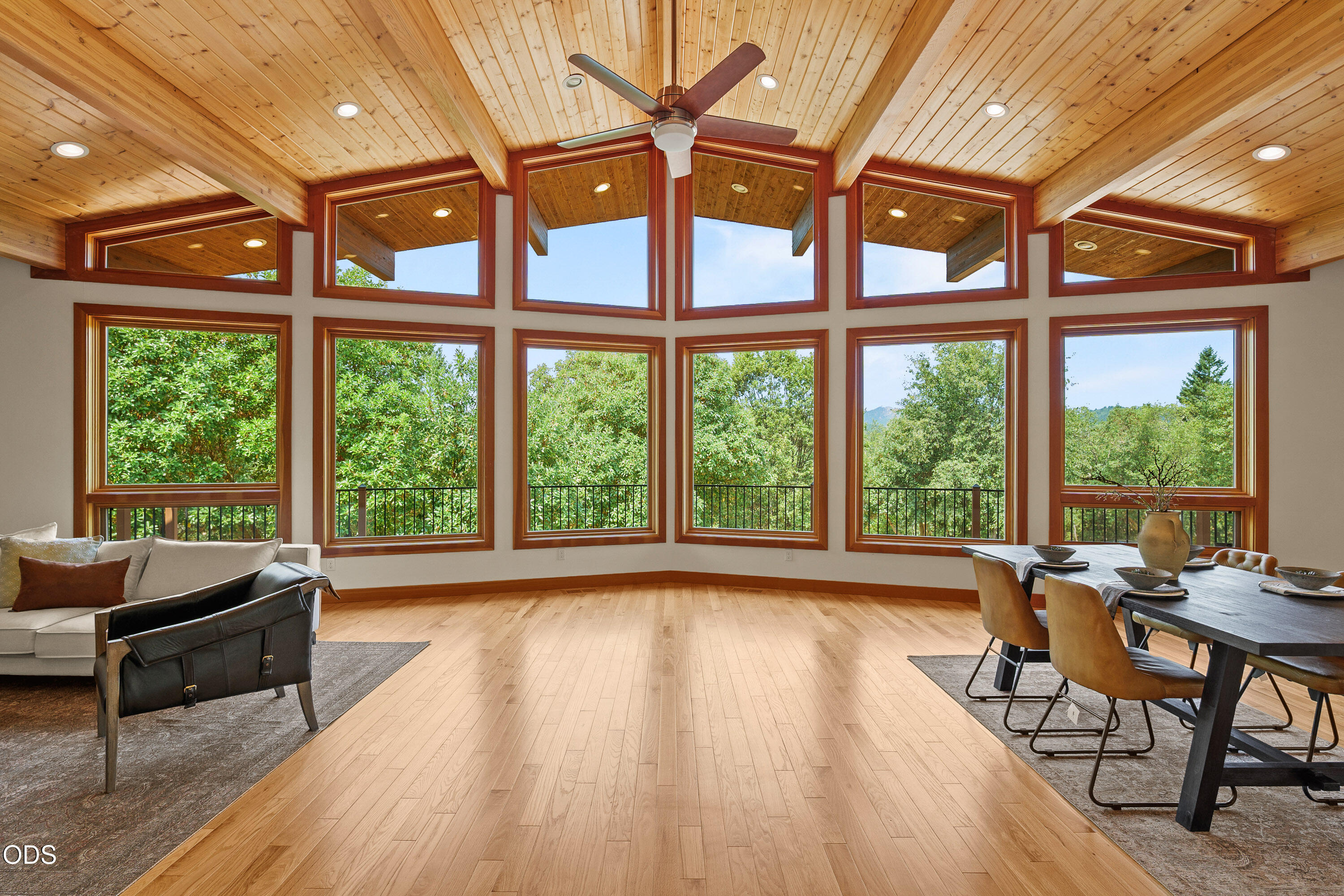 616 Mountain Paradise Drive — photo