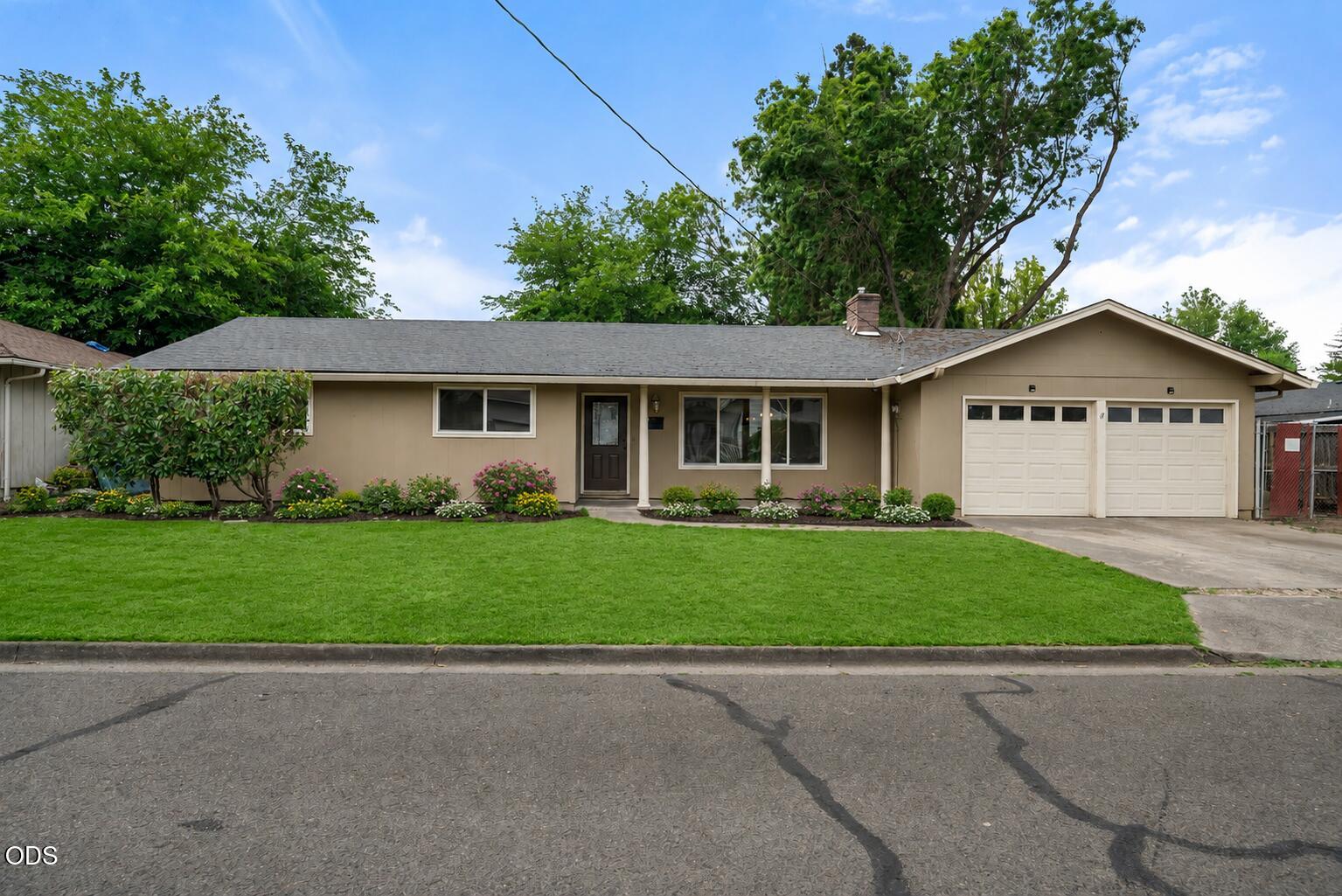 110 Victoria Way — photo