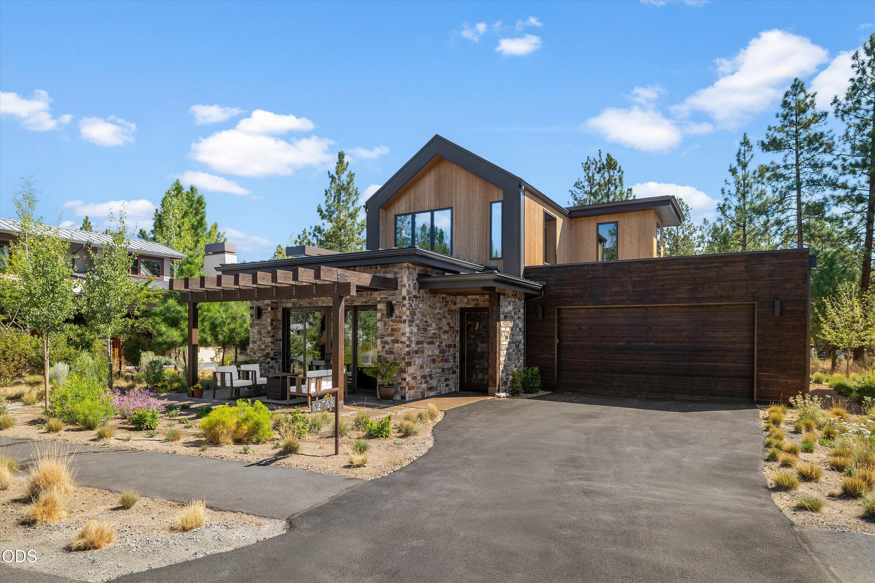 62768 NW Sand Lily Way — photo