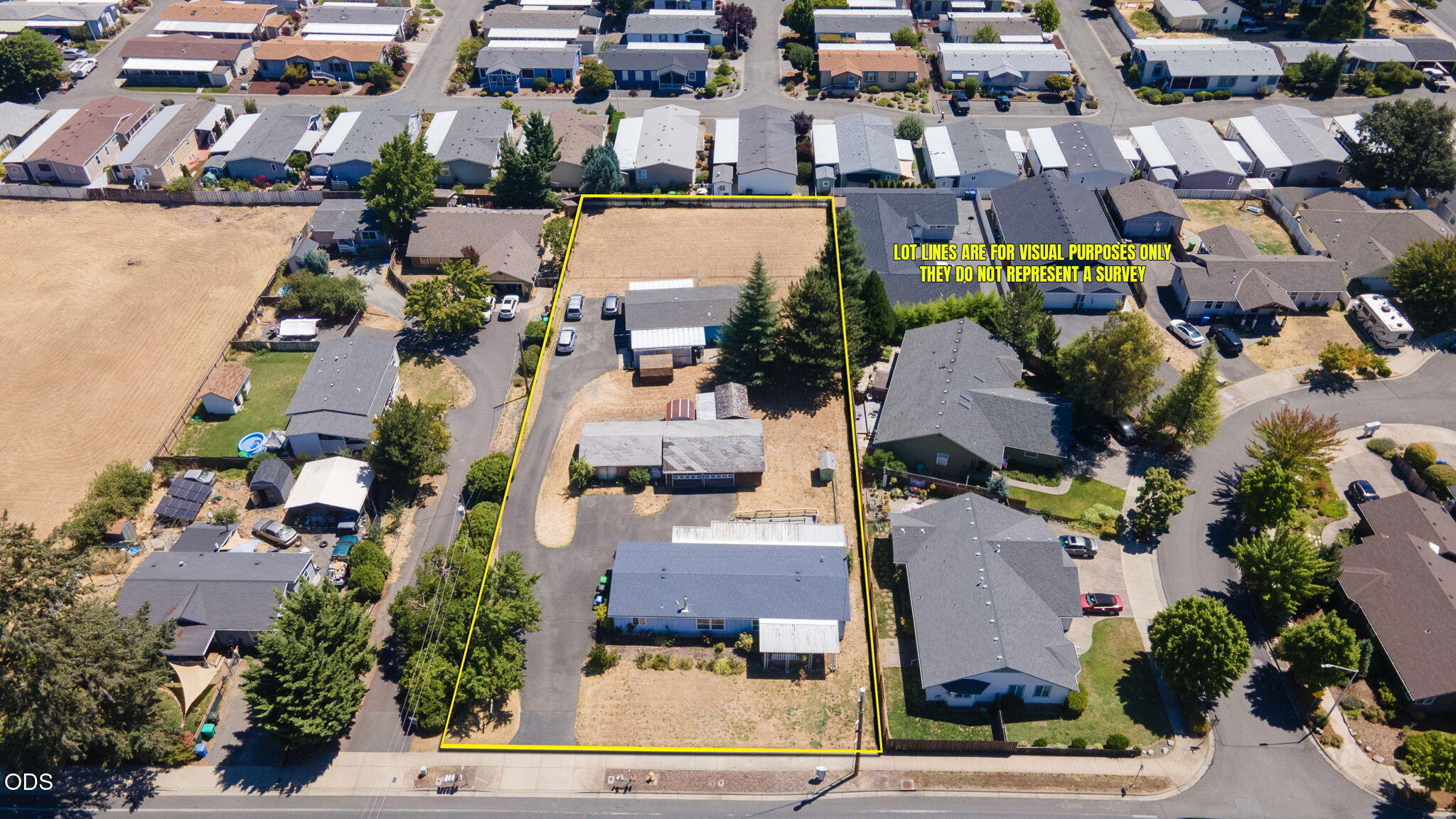 1405 Willow Lane — photo