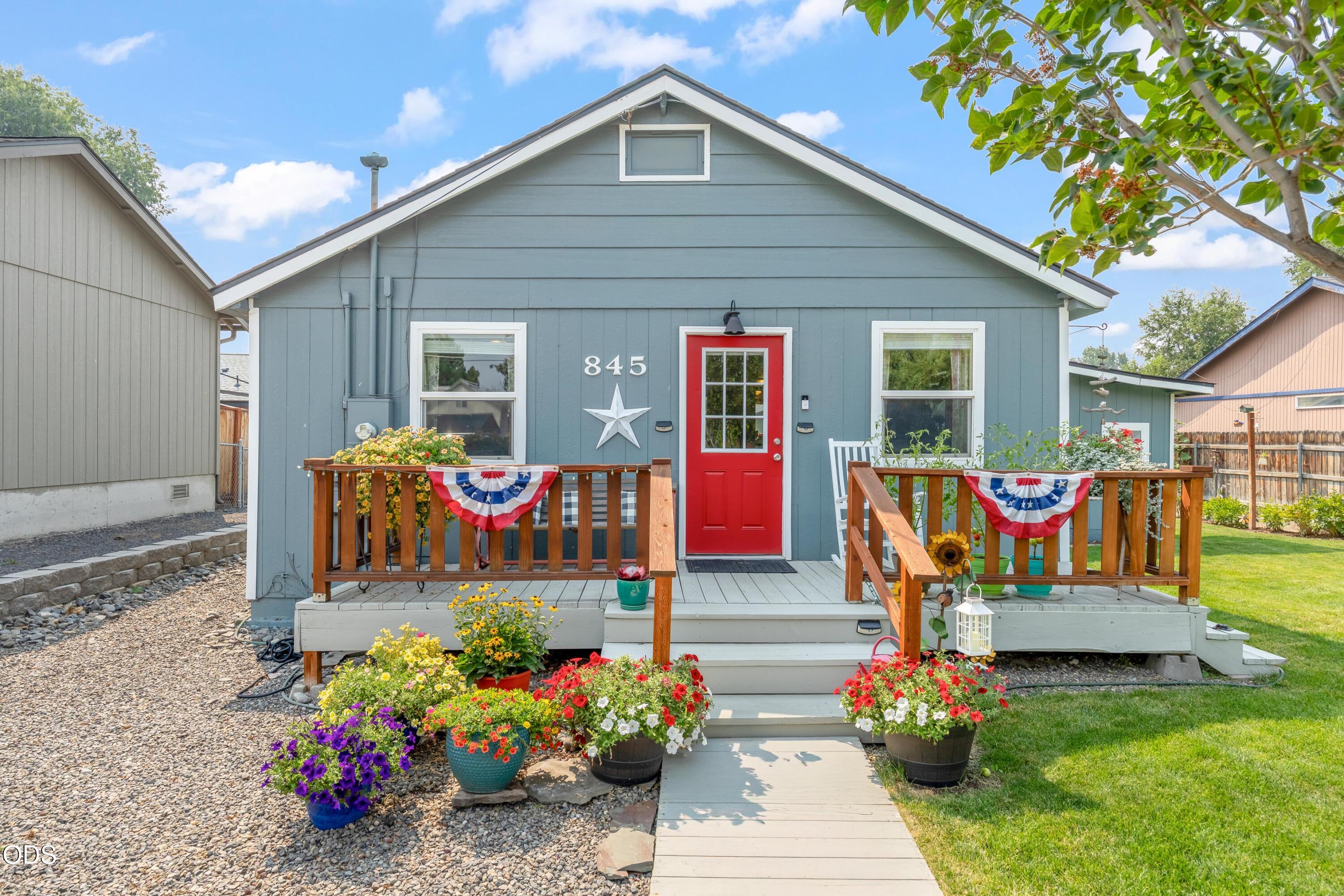 845 NW Claypool Street — photo