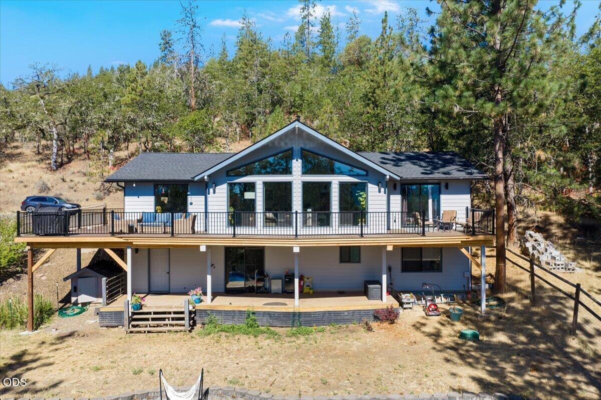 657 Greenleaf Drive, Eagle Point, OR 97524 — photo 2