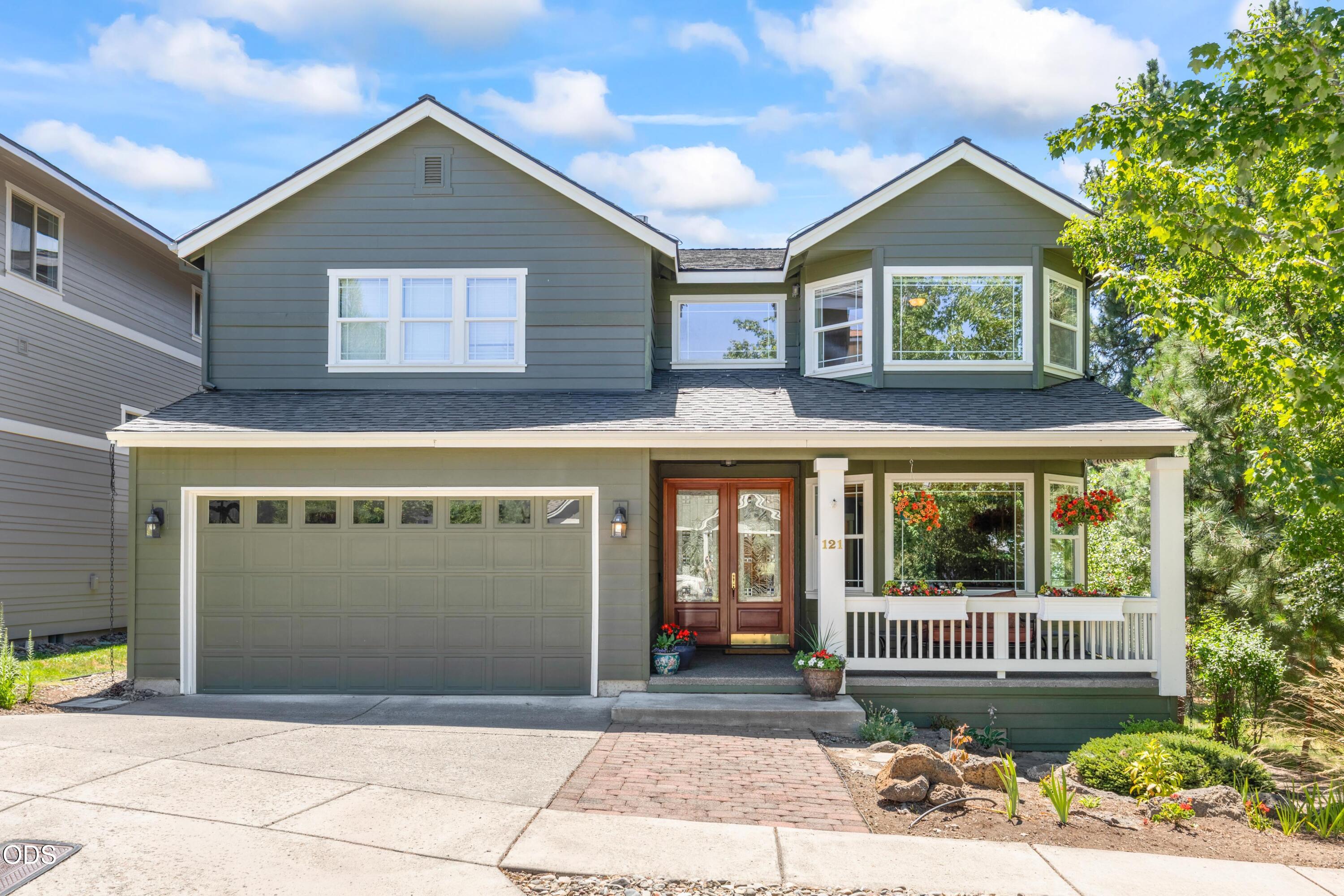 121 NW Outlook Vista Drive — photo