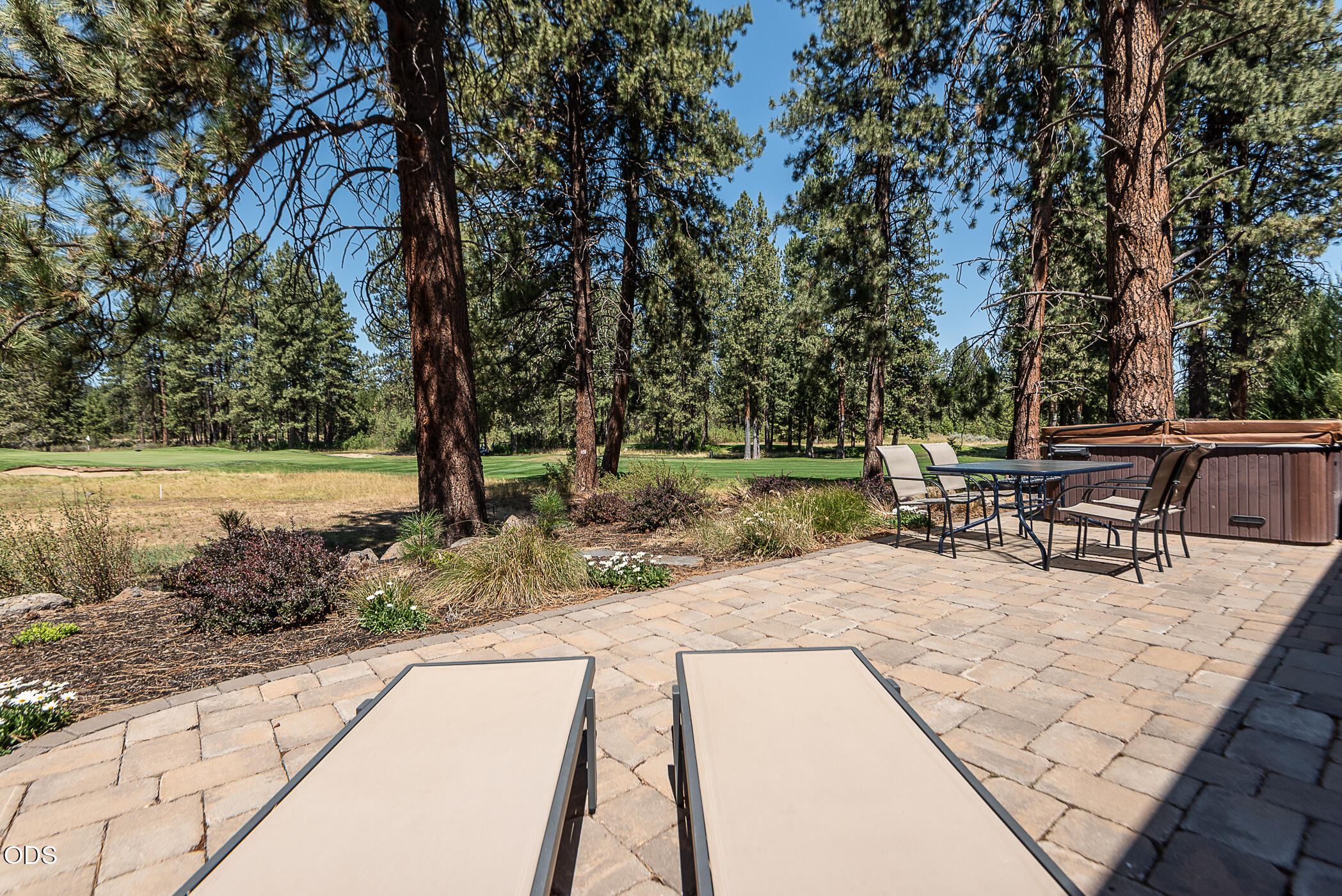 60484 Kangaroo Loop, Bend, OR 97702 — photo 2