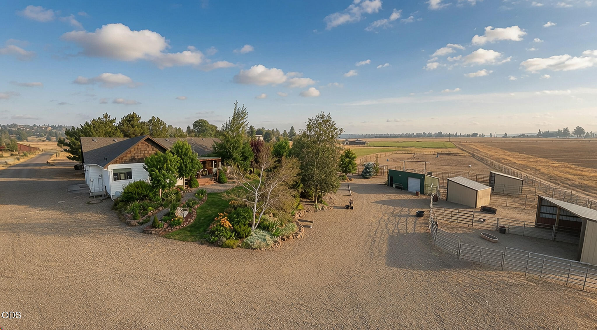 998 NE Brown Drive — photo