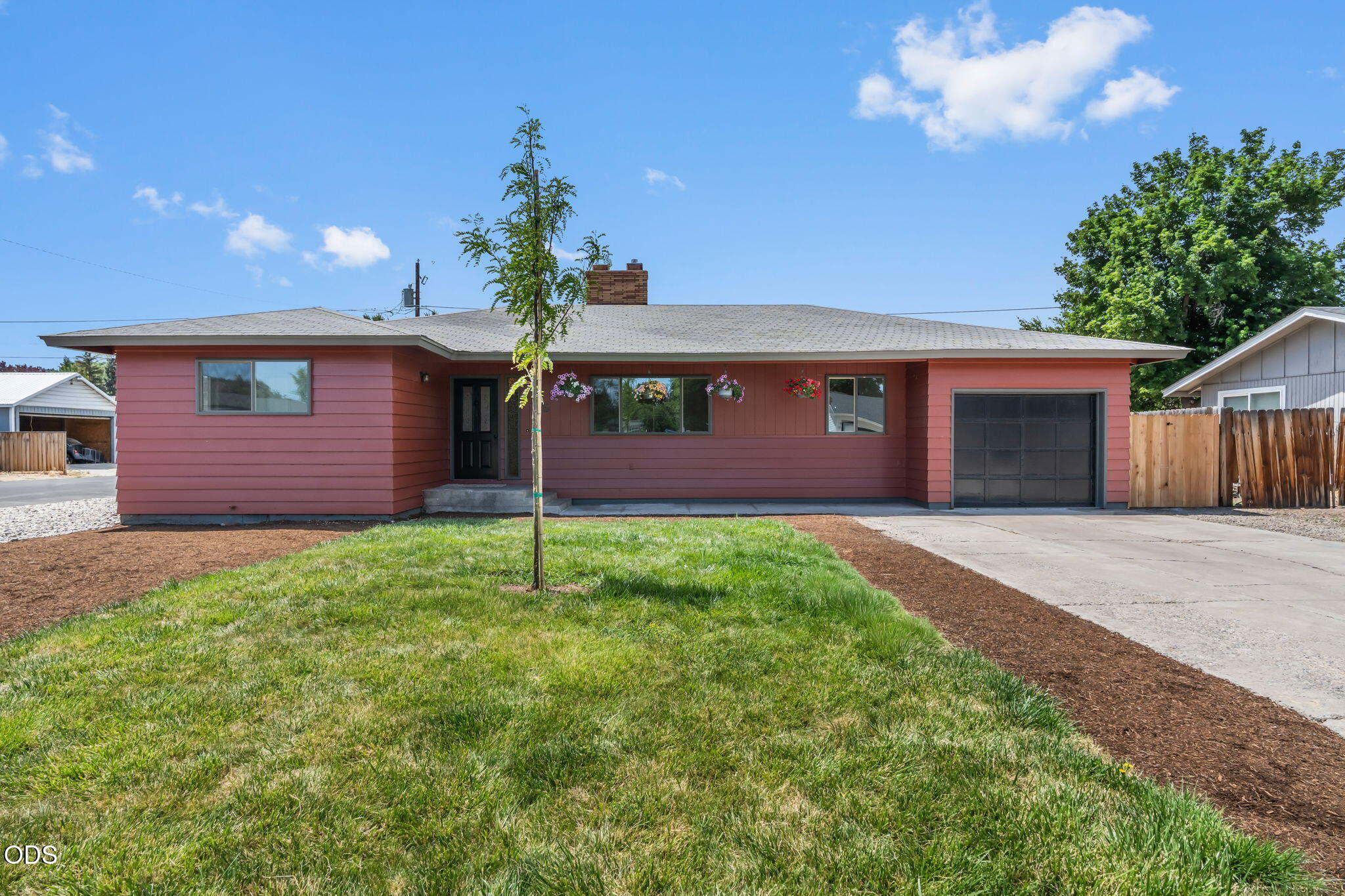 285 SW Claypool Street — photo