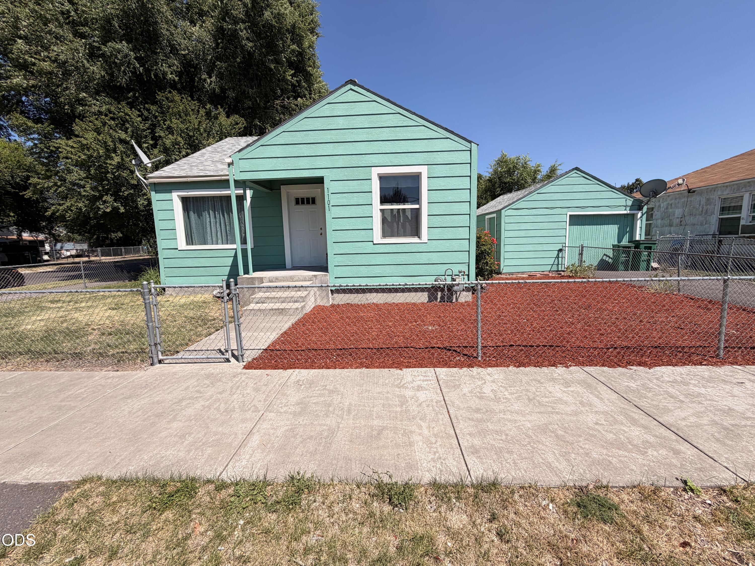 1101 Mitchell Street — photo