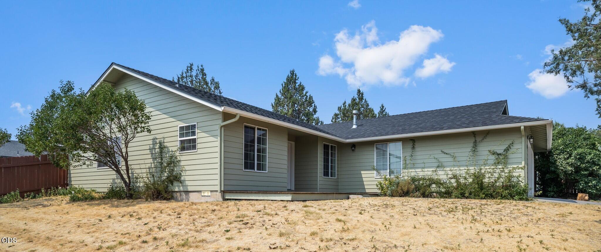 629 SW Deer Ridge Court — photo