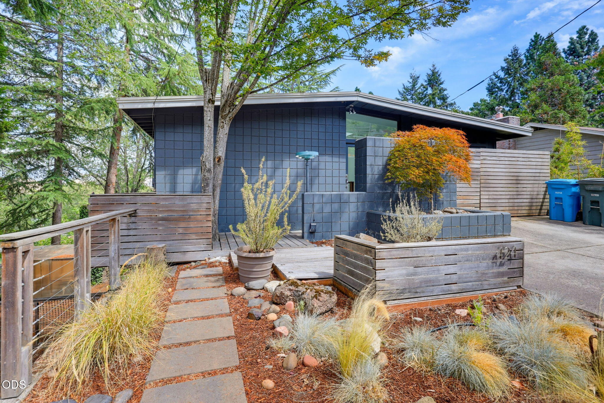 424 Courtney Street — photo