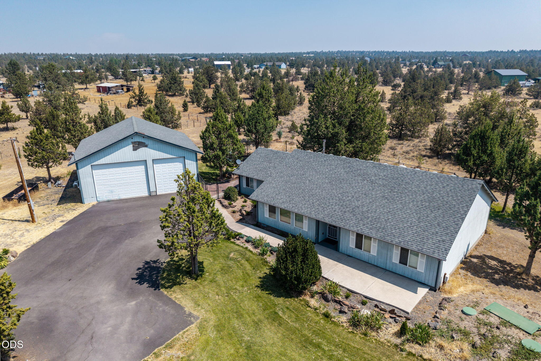 7502 SE Bluebird Lane — photo