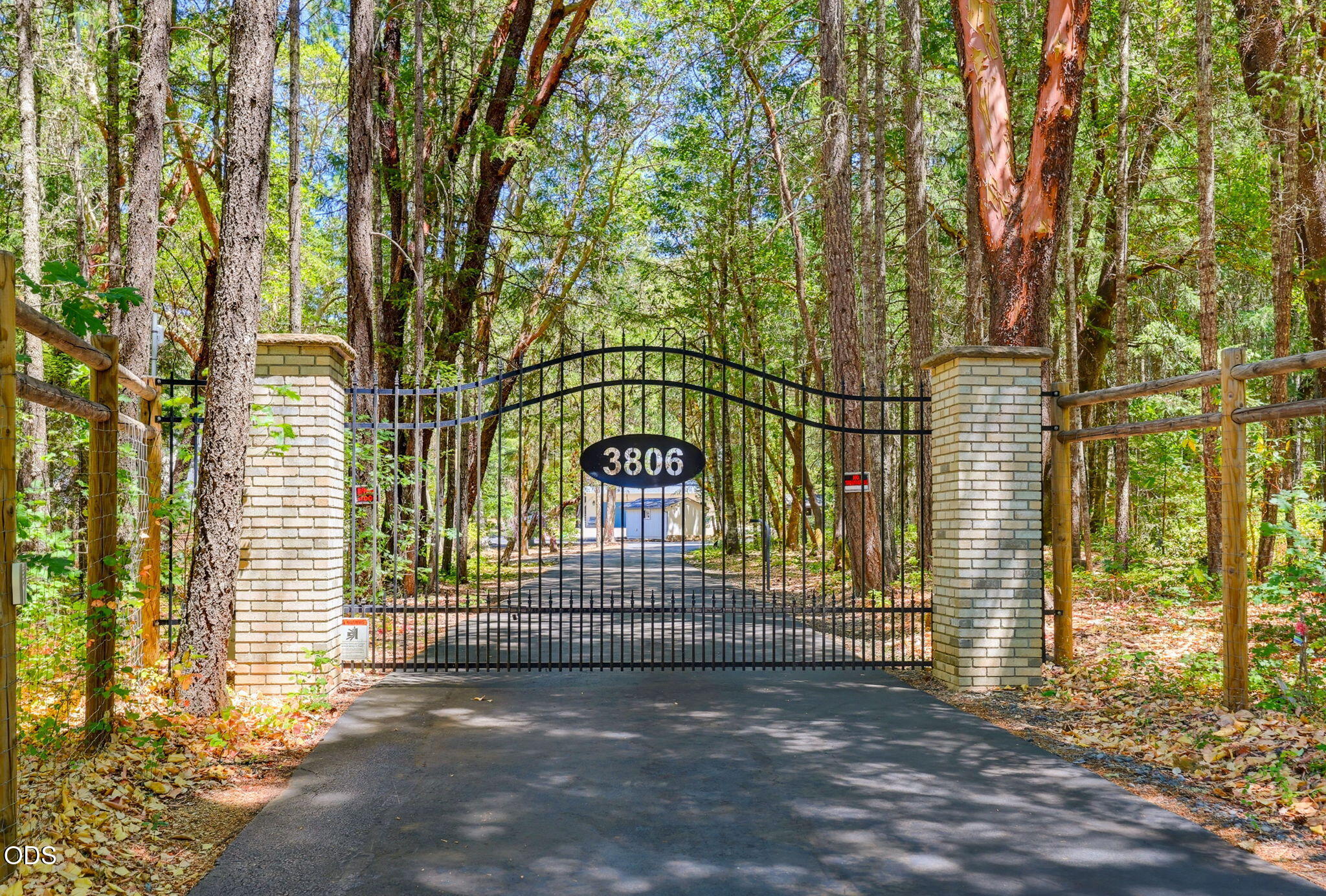 3806 Jumpoff Joe Creek Road — photo