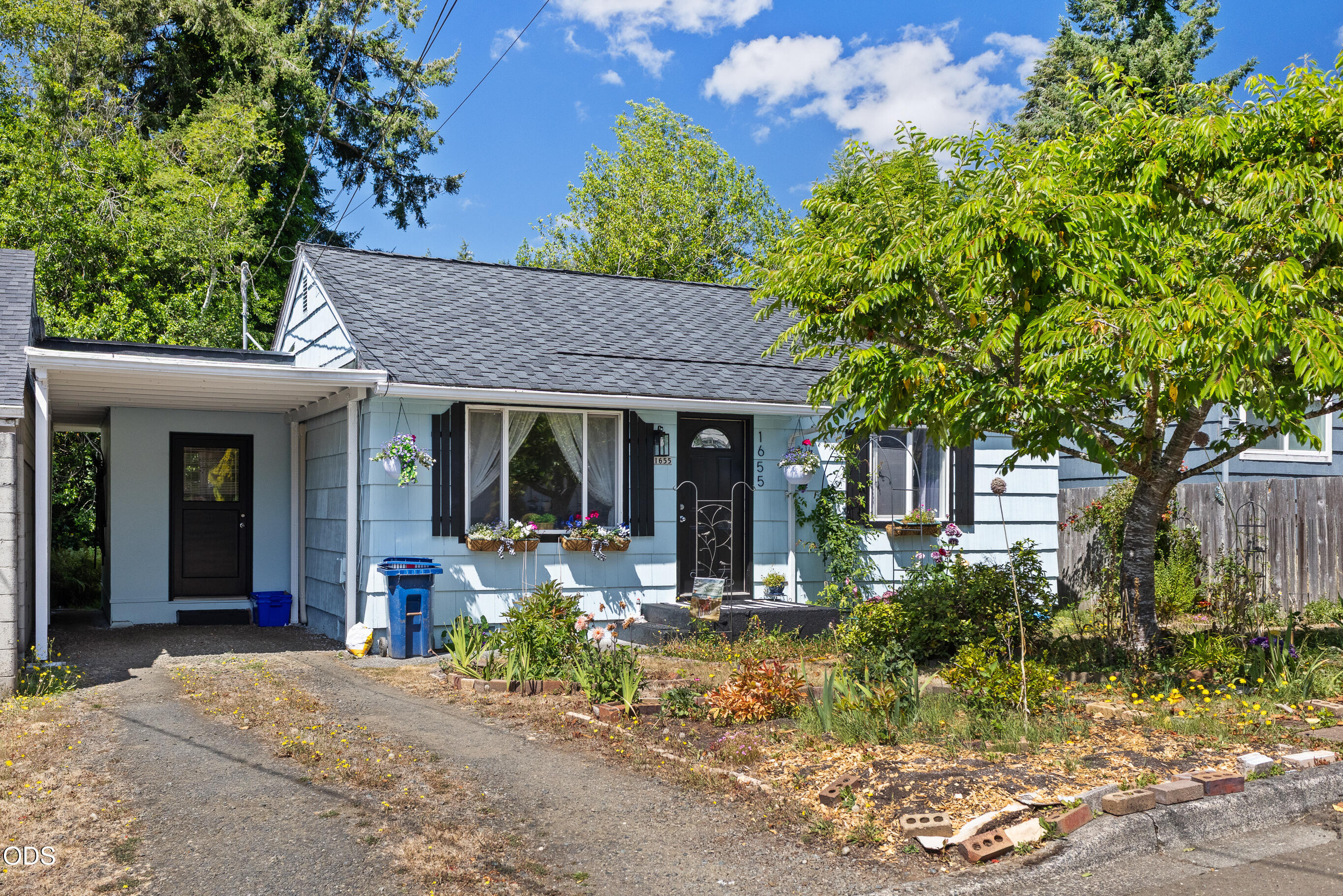 1655 N Juniper Street — photo