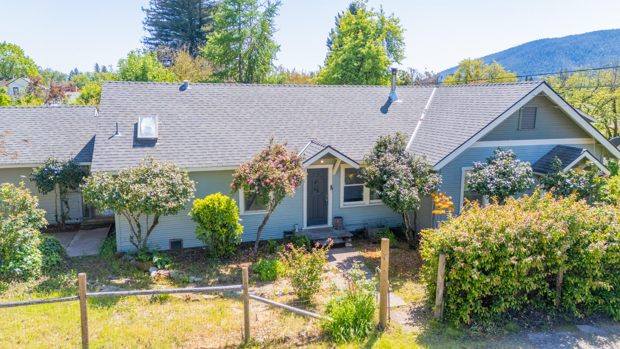 24127 Redwood Highway — photo