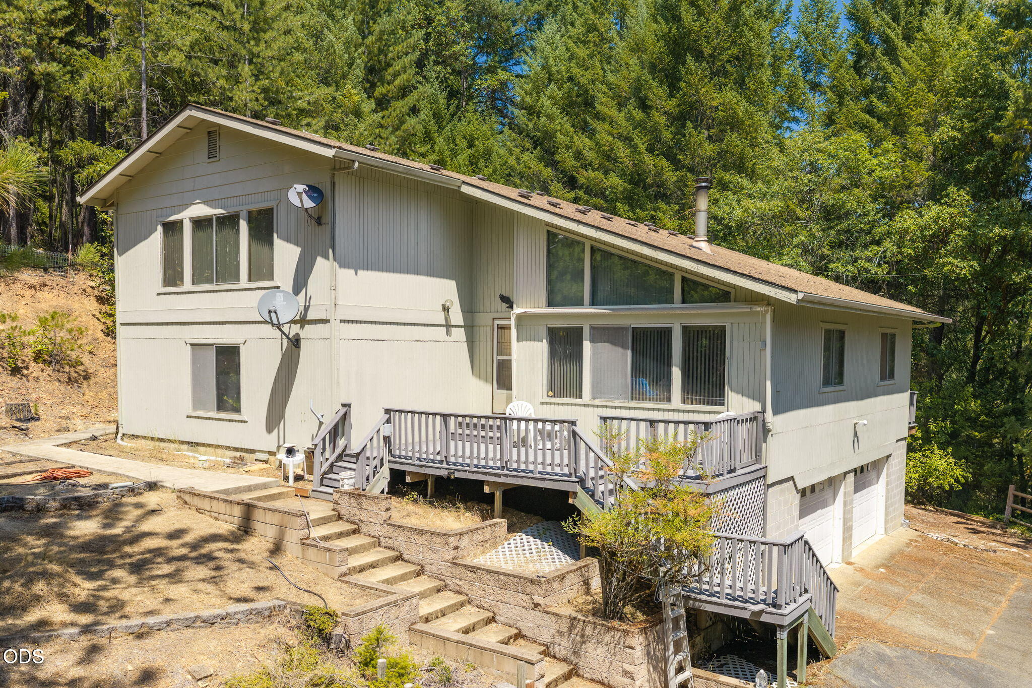 690 Thornbrook Drive — photo