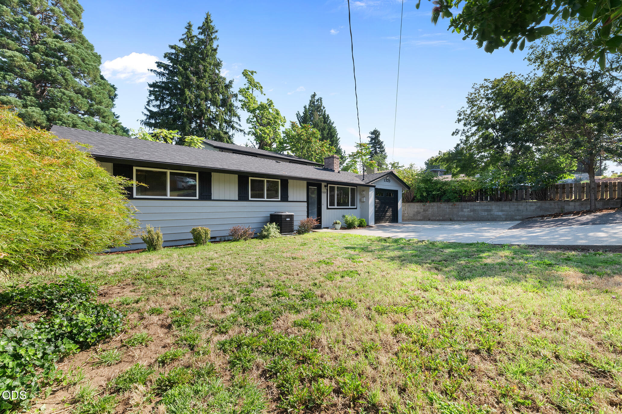 1325 Ridge Way, Medford, OR 97504 — photo 3