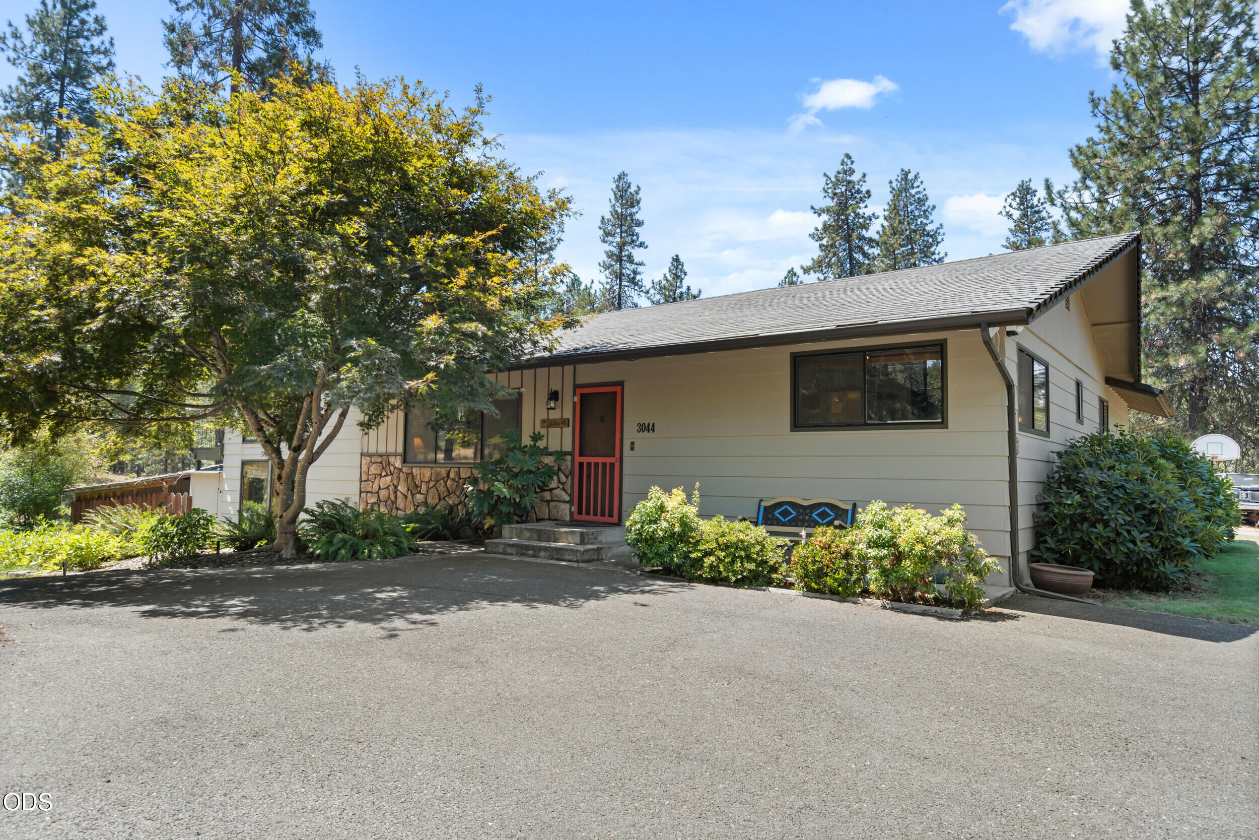 3044 Elk Lane — photo