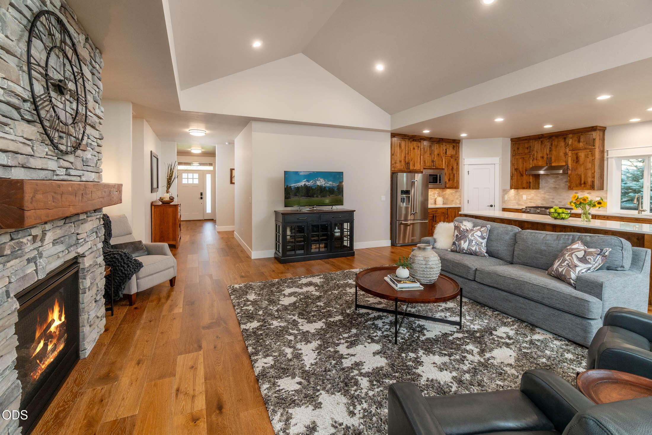 1385 Spring Ridge Court, Redmond, OR 97756 — photo 3