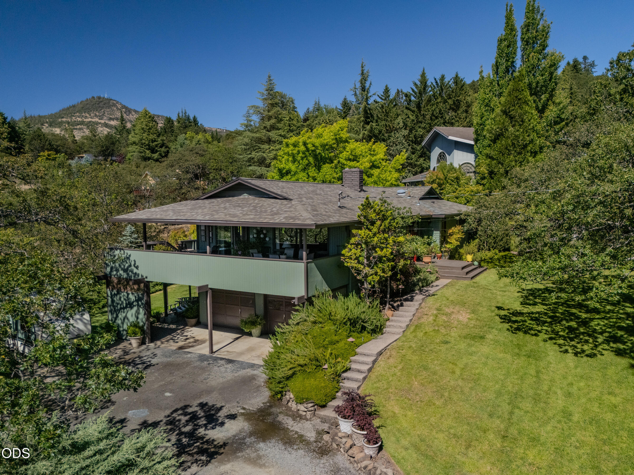 132 High Oak Drive — photo