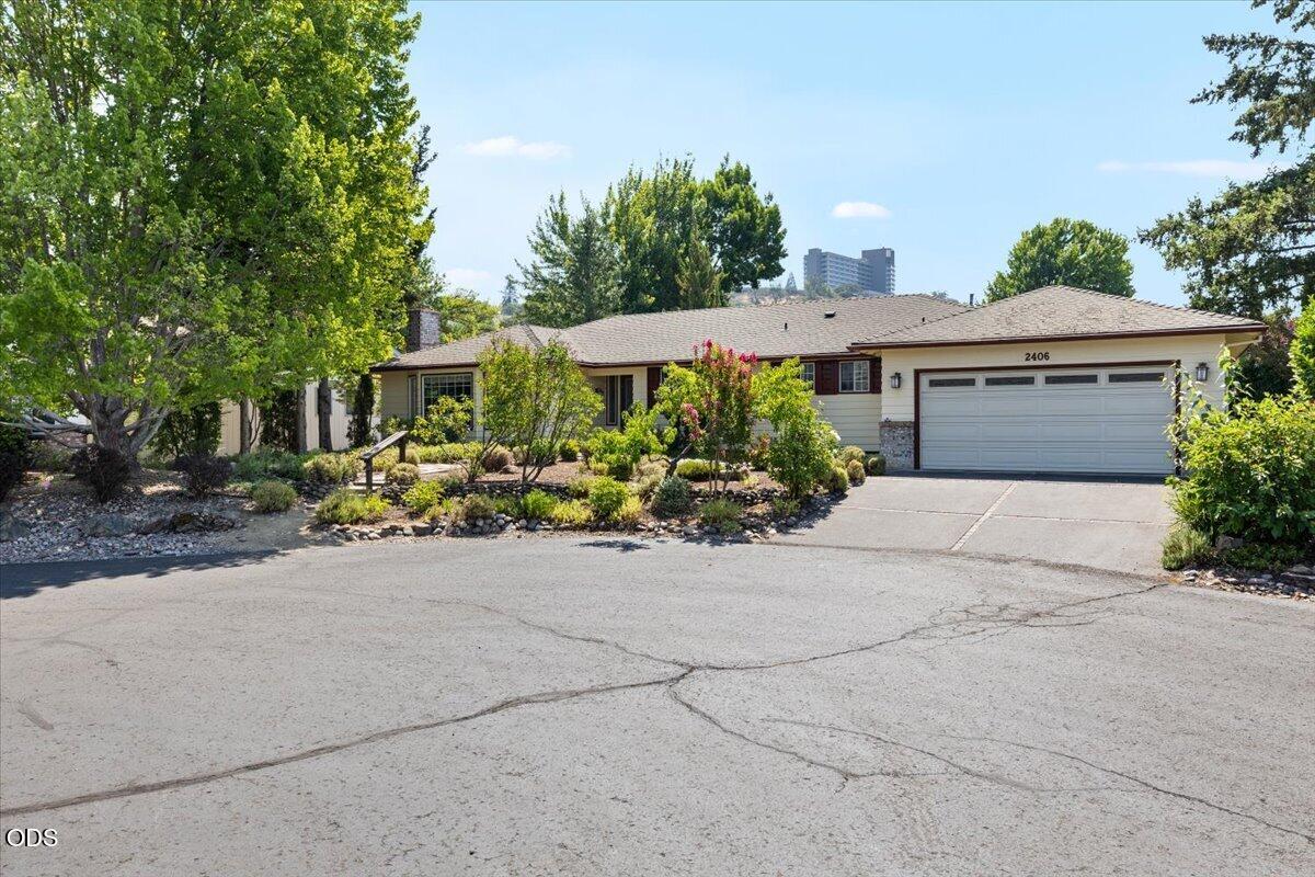 2406 Senate Way — photo