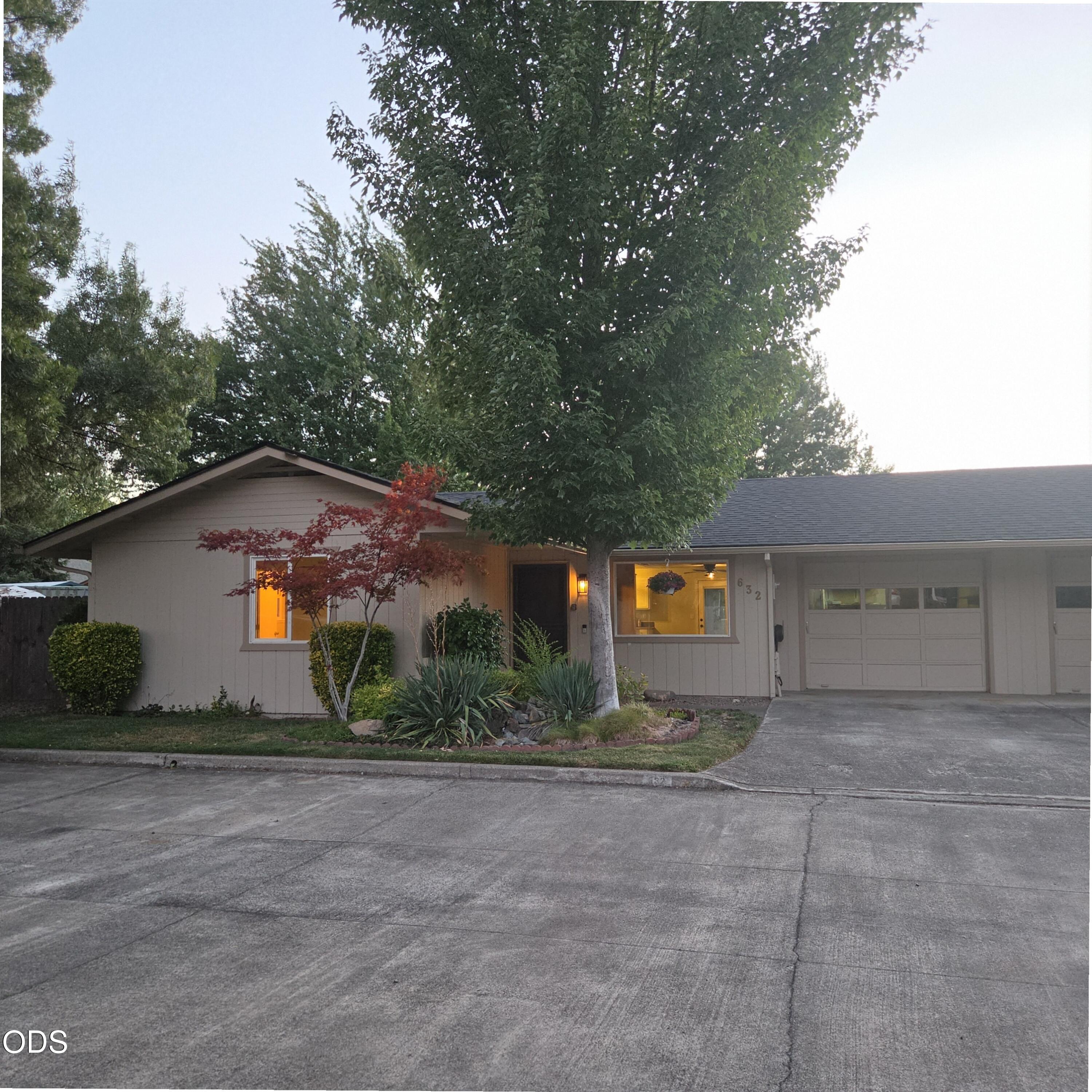 632 SW Sunwood Way — photo