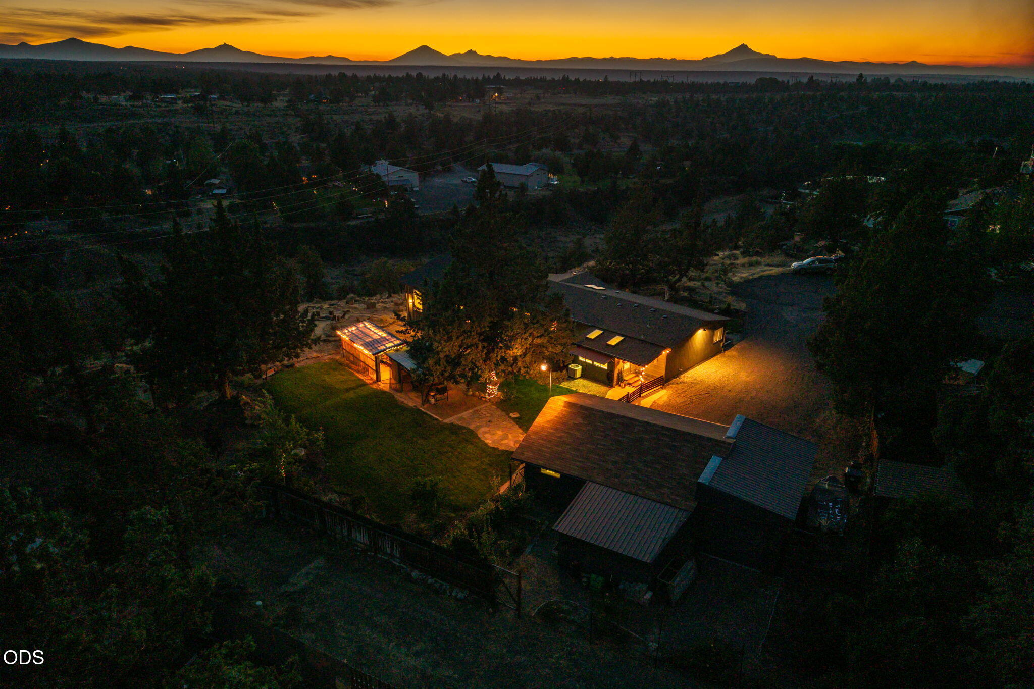 3940 NW Redwood Lane — photo