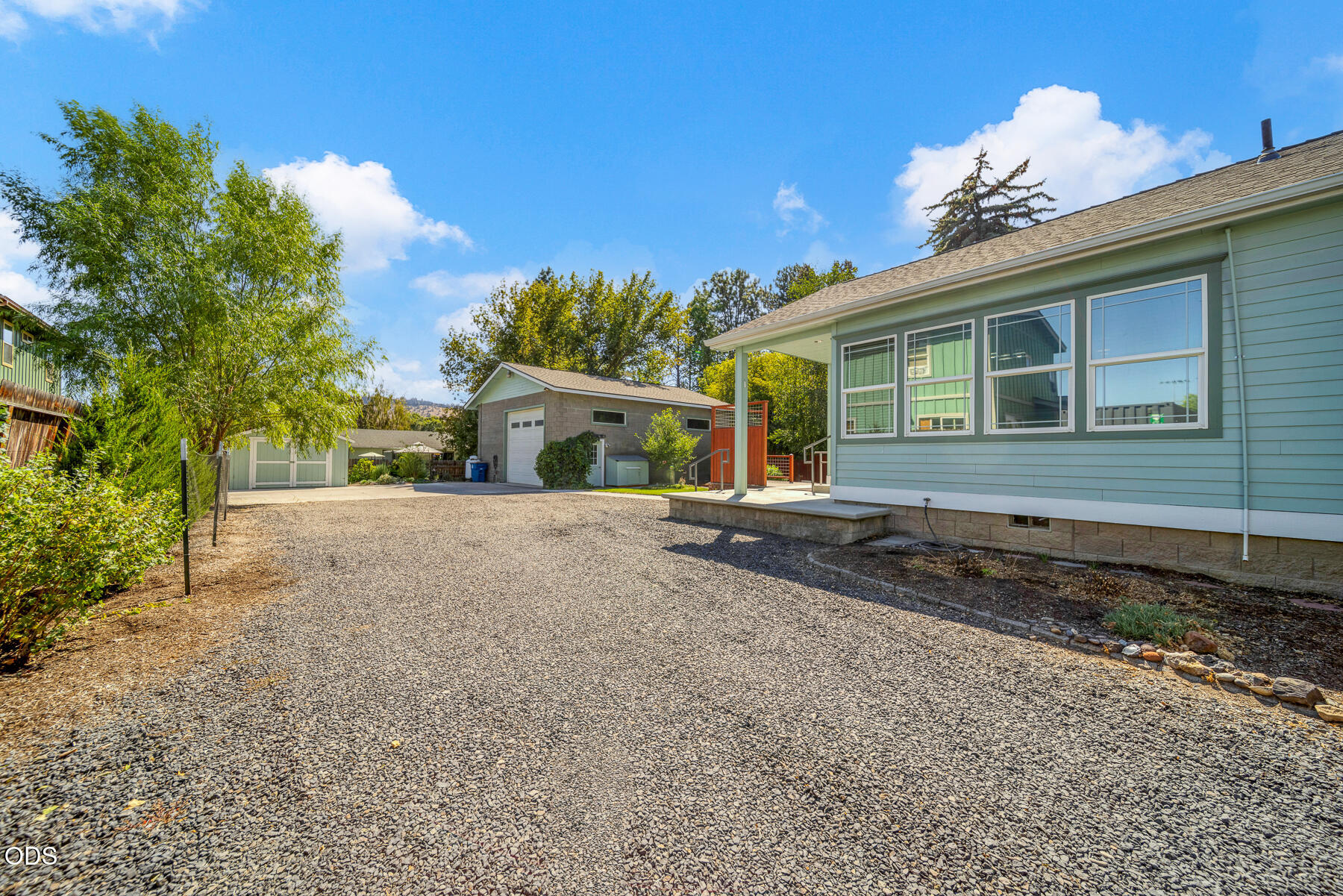 143 SW Beaver Street — photo