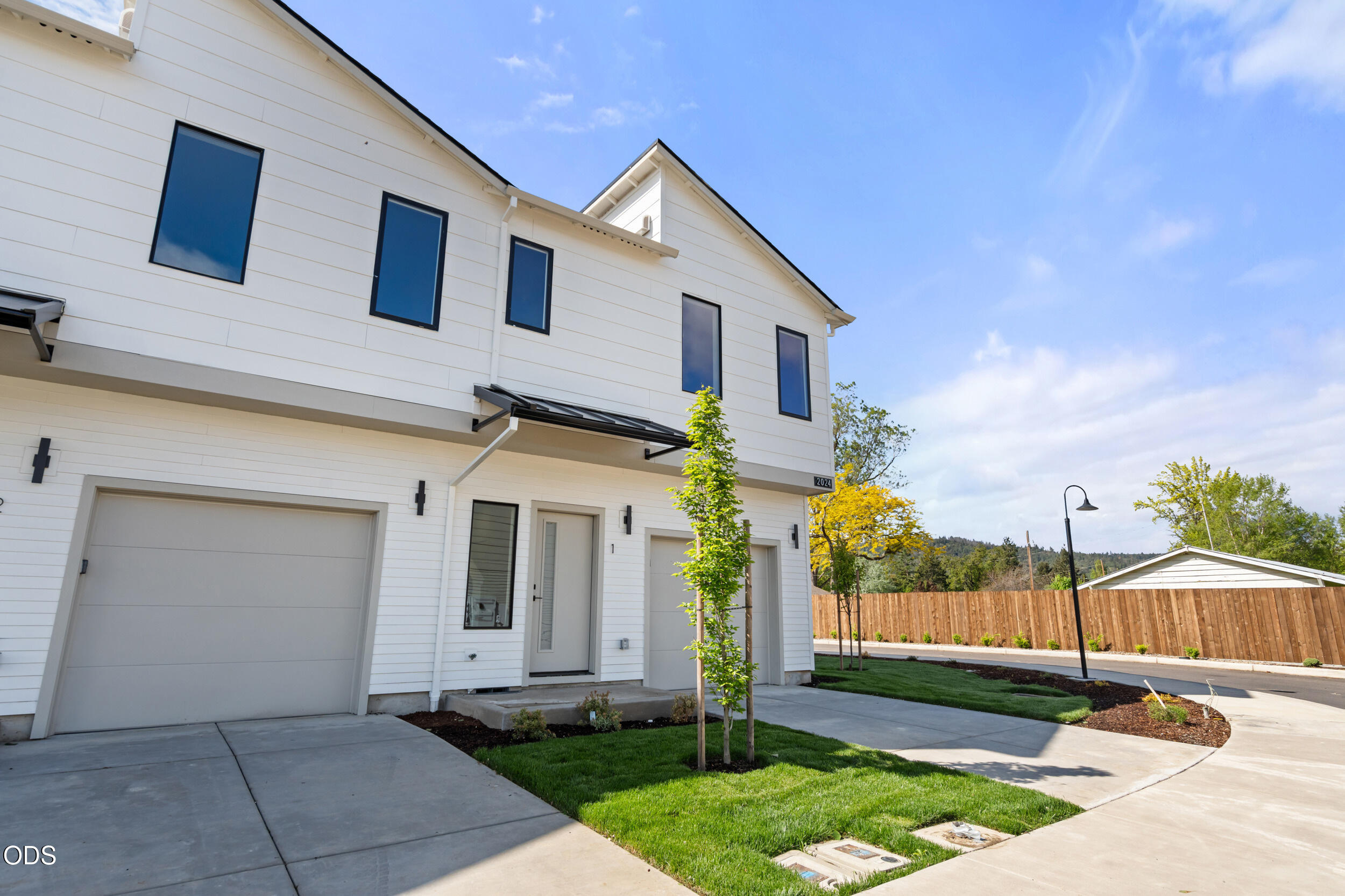 2024 Sunset Drive, 2 — photo