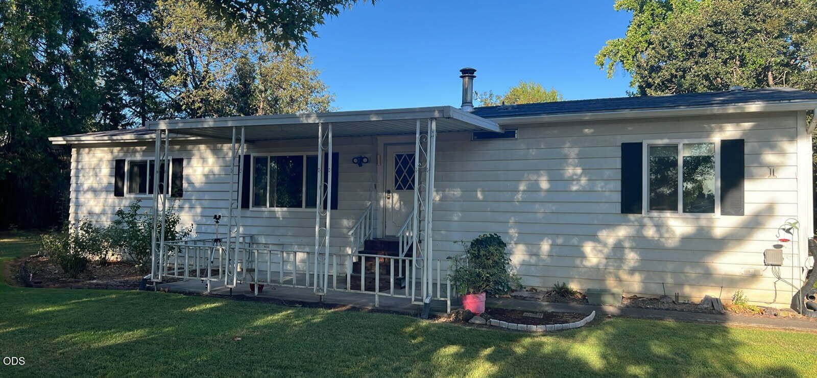 5277 Table Rock Road — photo