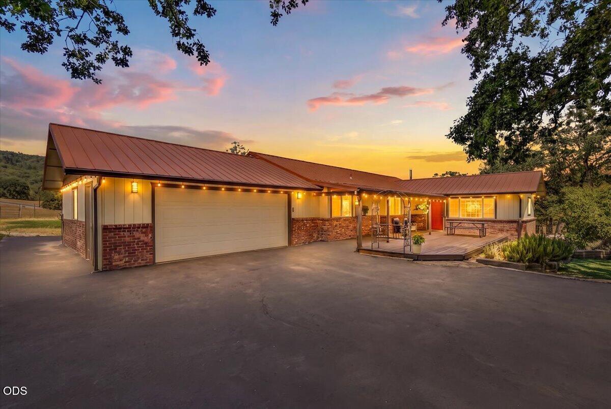 5485 Kane Creek Road — photo